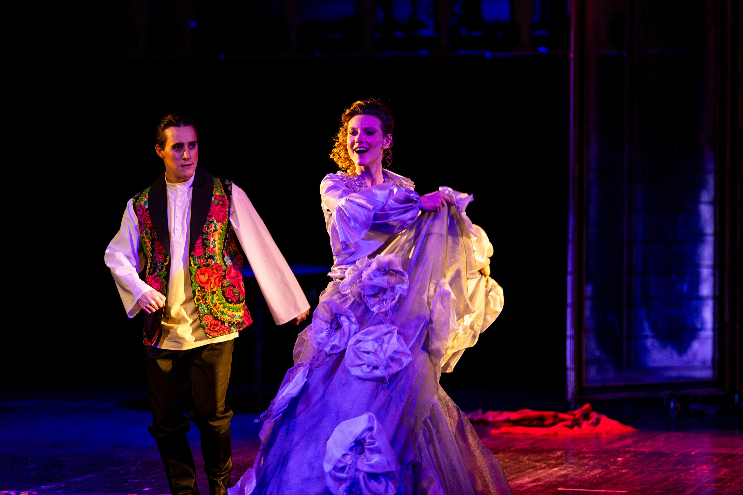 Новый театр «Я вещь». Профессиональный интерьерный и репортажный фотограф Минск и РБ. Максим Орлов