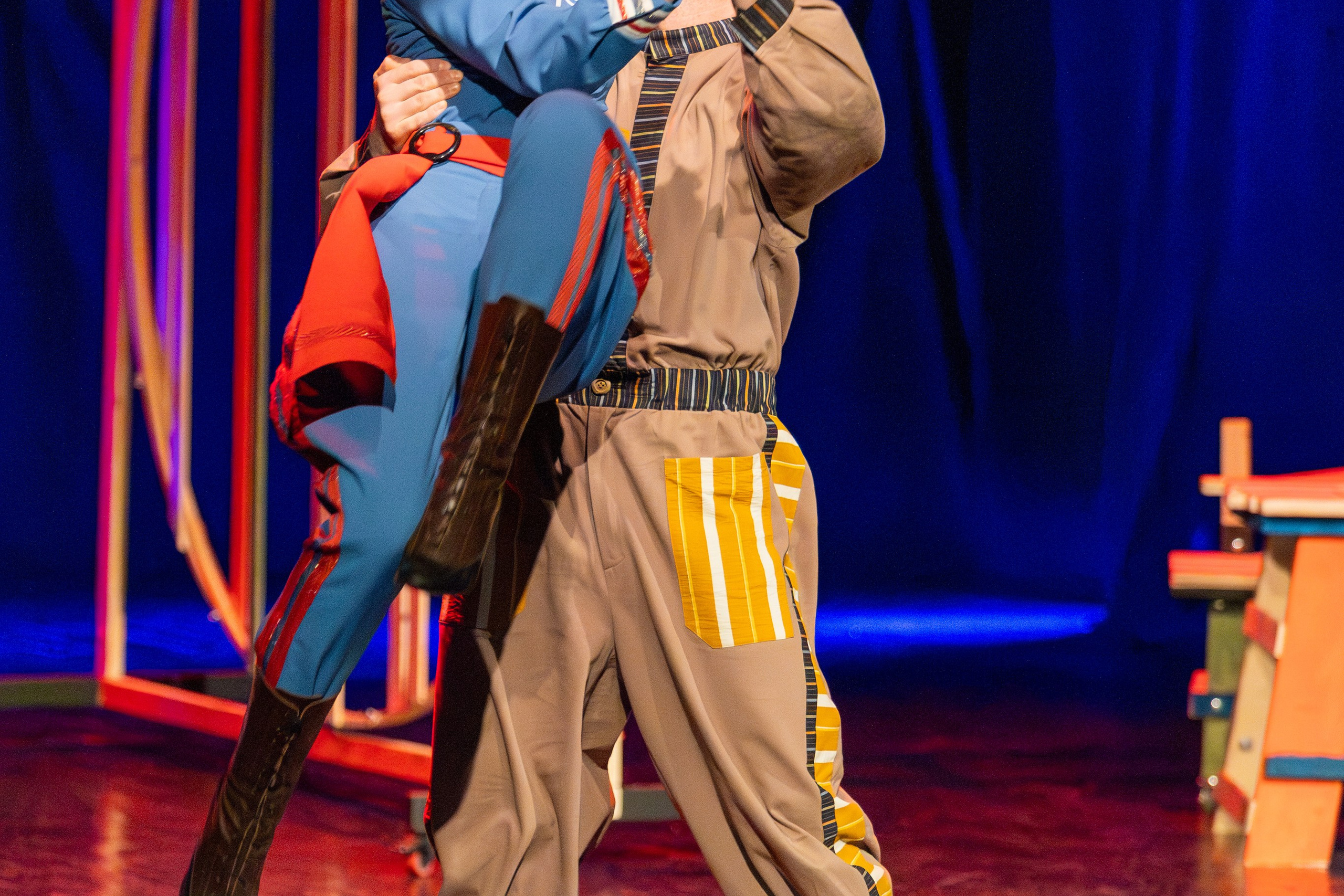 Квадратура круга. Профессиональный интерьерный и репортажный фотограф Минск и РБ. Максим Орлов