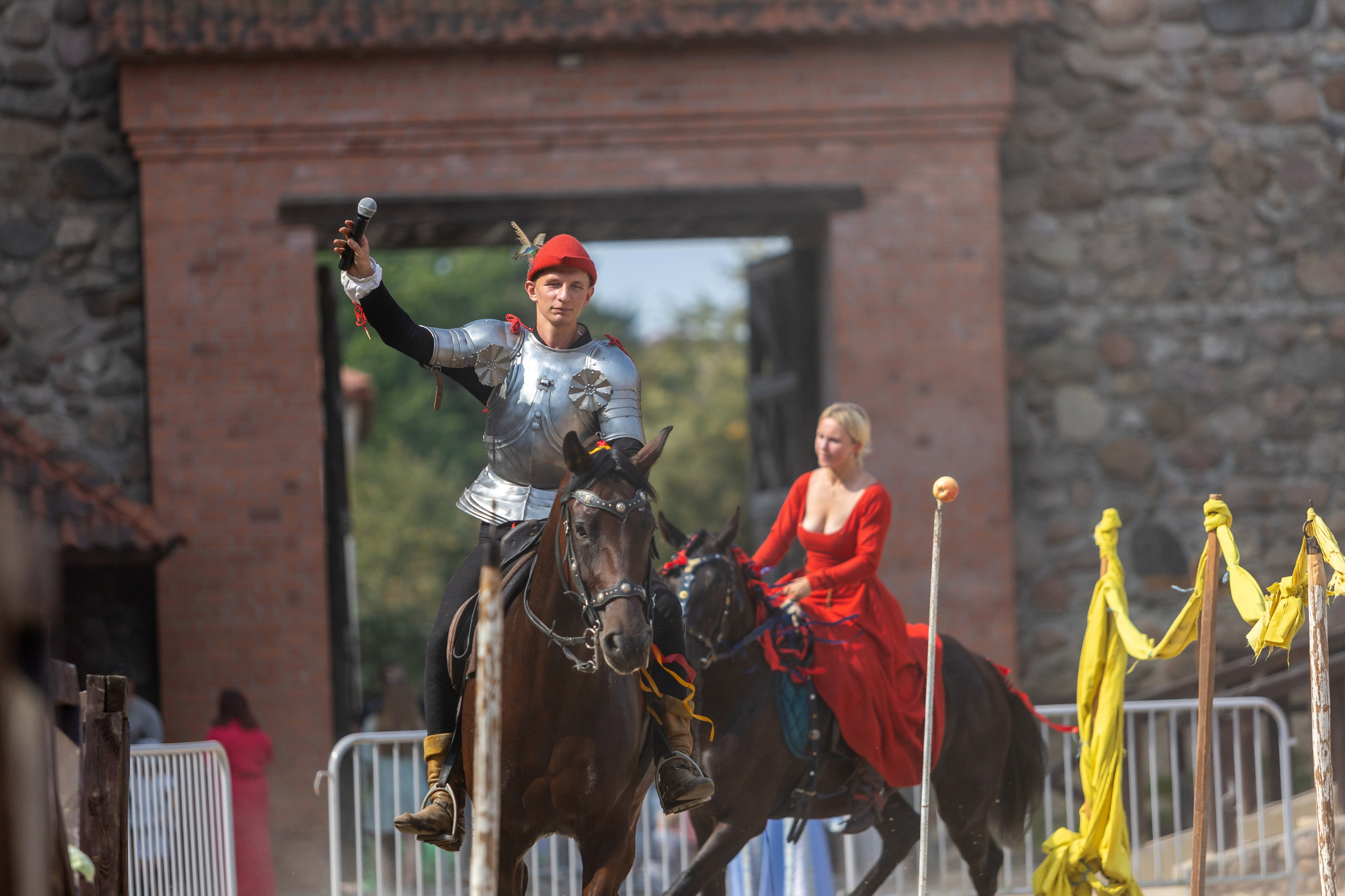 Выступление «Золотой шпоры» на празднике города Лиды. Профессиональный интерьерный и репортажный фотограф Минск и РБ. Максим Орлов