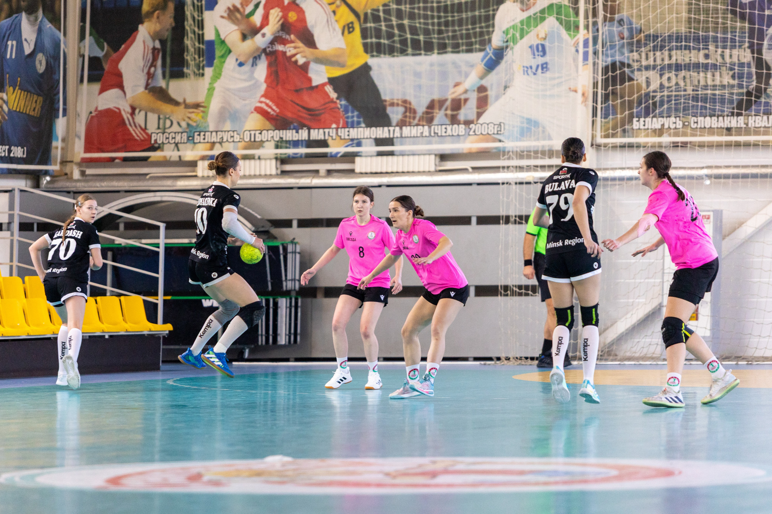 Женский гандбол. Лучшие кадры. БНТУ — Звезда. 08.02.2025. Профессиональный интерьерный и репортажный фотограф Минск и РБ. Максим Орлов