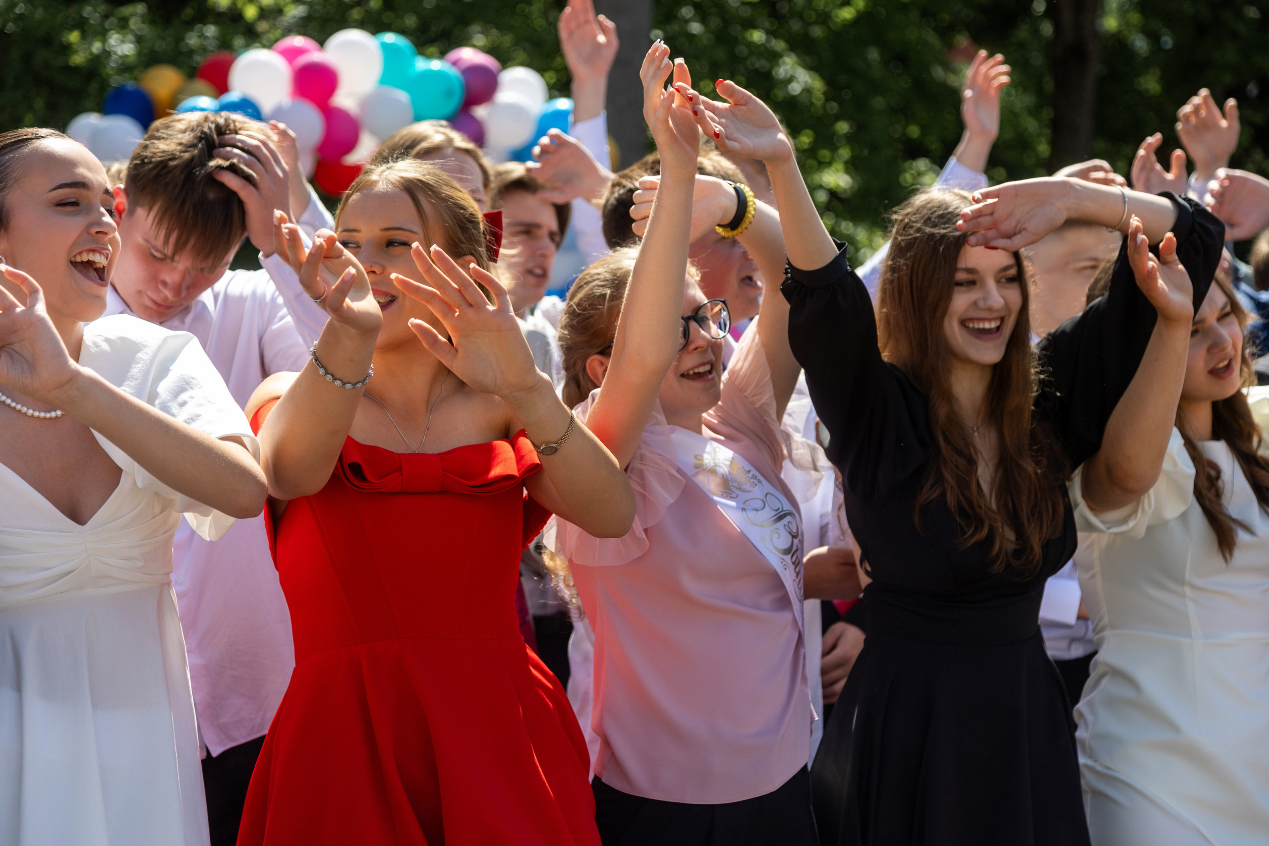Школа 47. Последний звонок. Профессиональный интерьерный и репортажный фотограф Минск и РБ. Максим Орлов