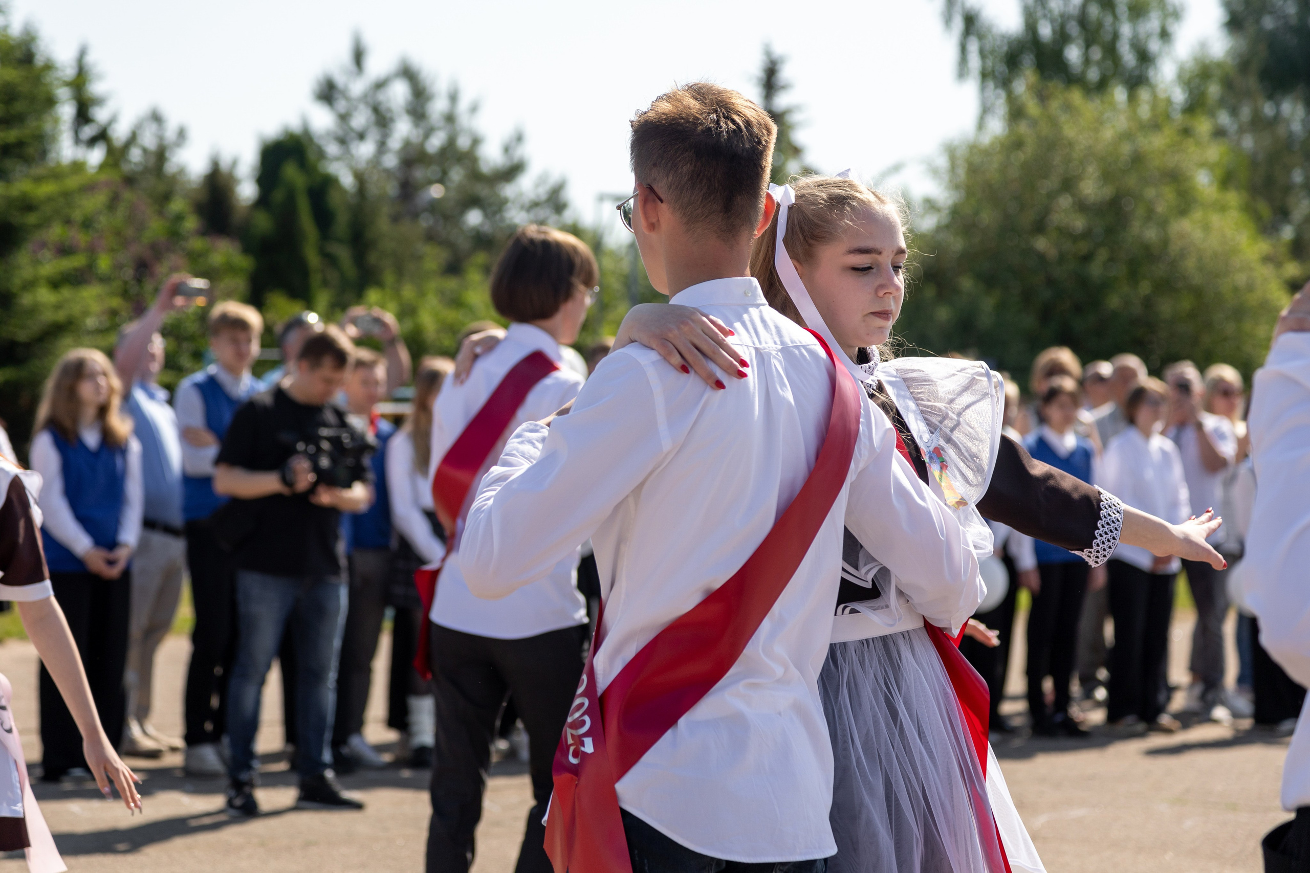 Выпускной в Жодино 2023. Профессиональный интерьерный и репортажный фотограф Минск и РБ. Максим Орлов