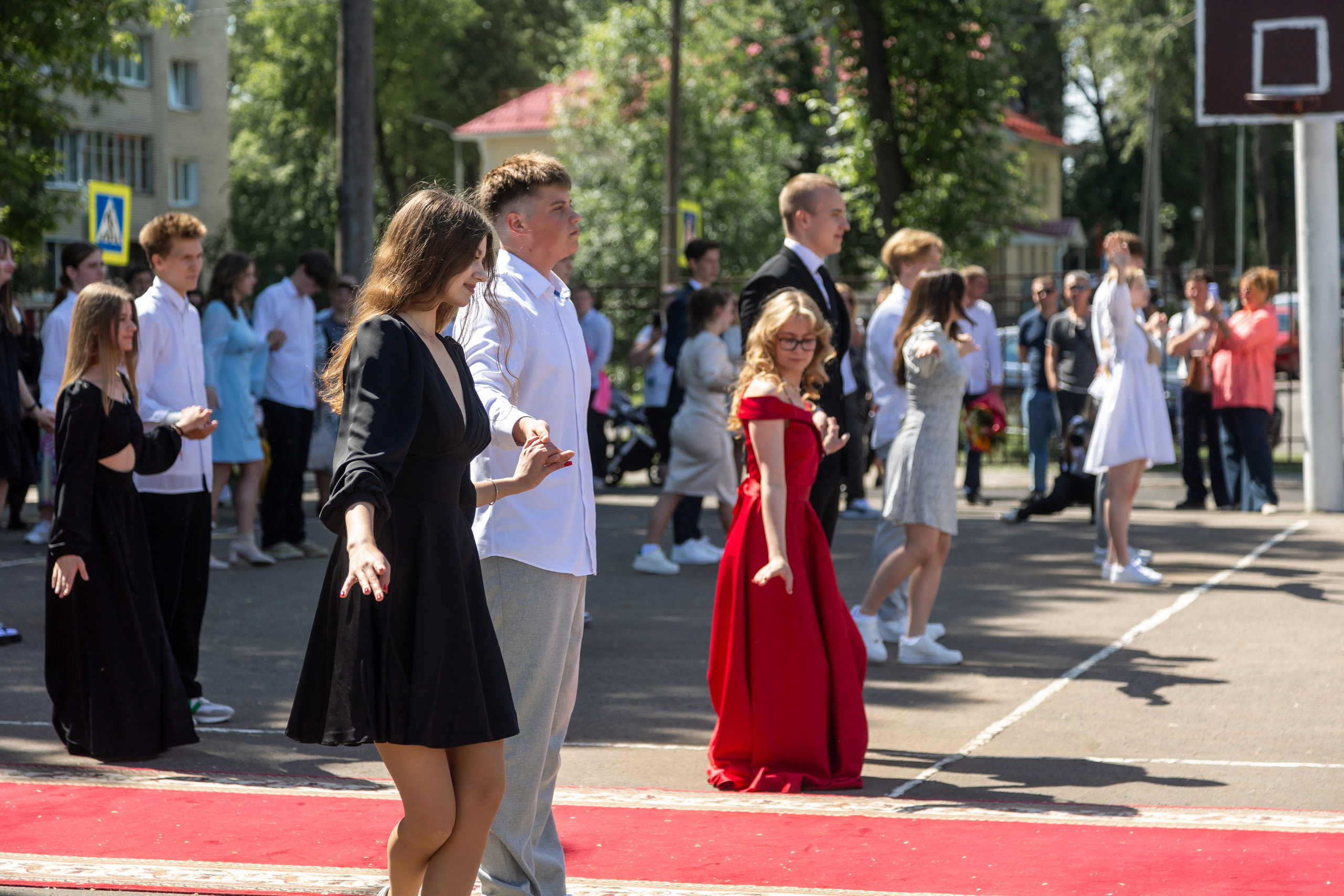 Школа 47. Последний звонок. Профессиональный интерьерный и репортажный фотограф Минск и РБ. Максим Орлов