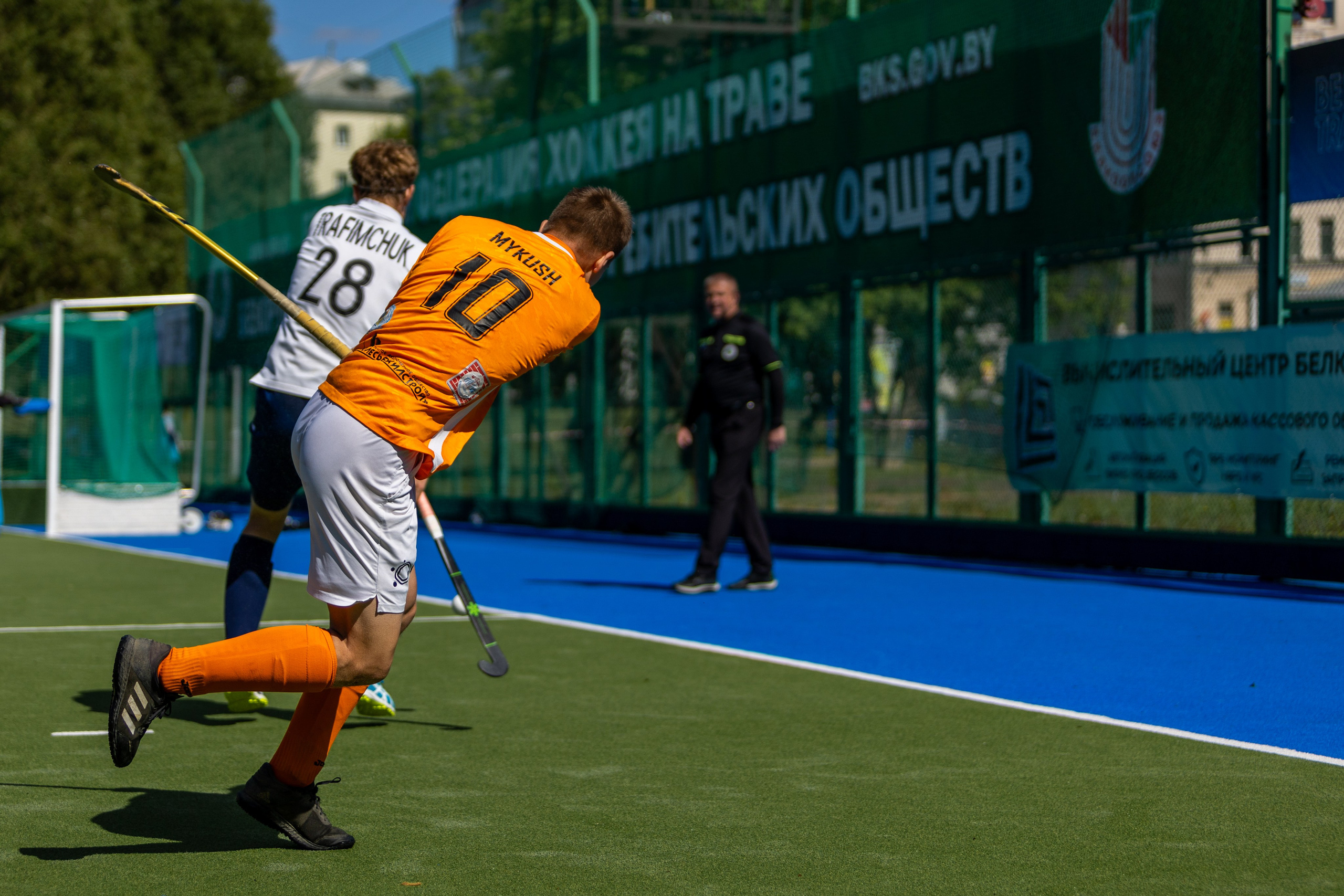 Хоккей на траве. ХК Минск — СК Строитель 12.05.2024. Профессиональный интерьерный и репортажный фотограф Минск и РБ. Максим Орлов