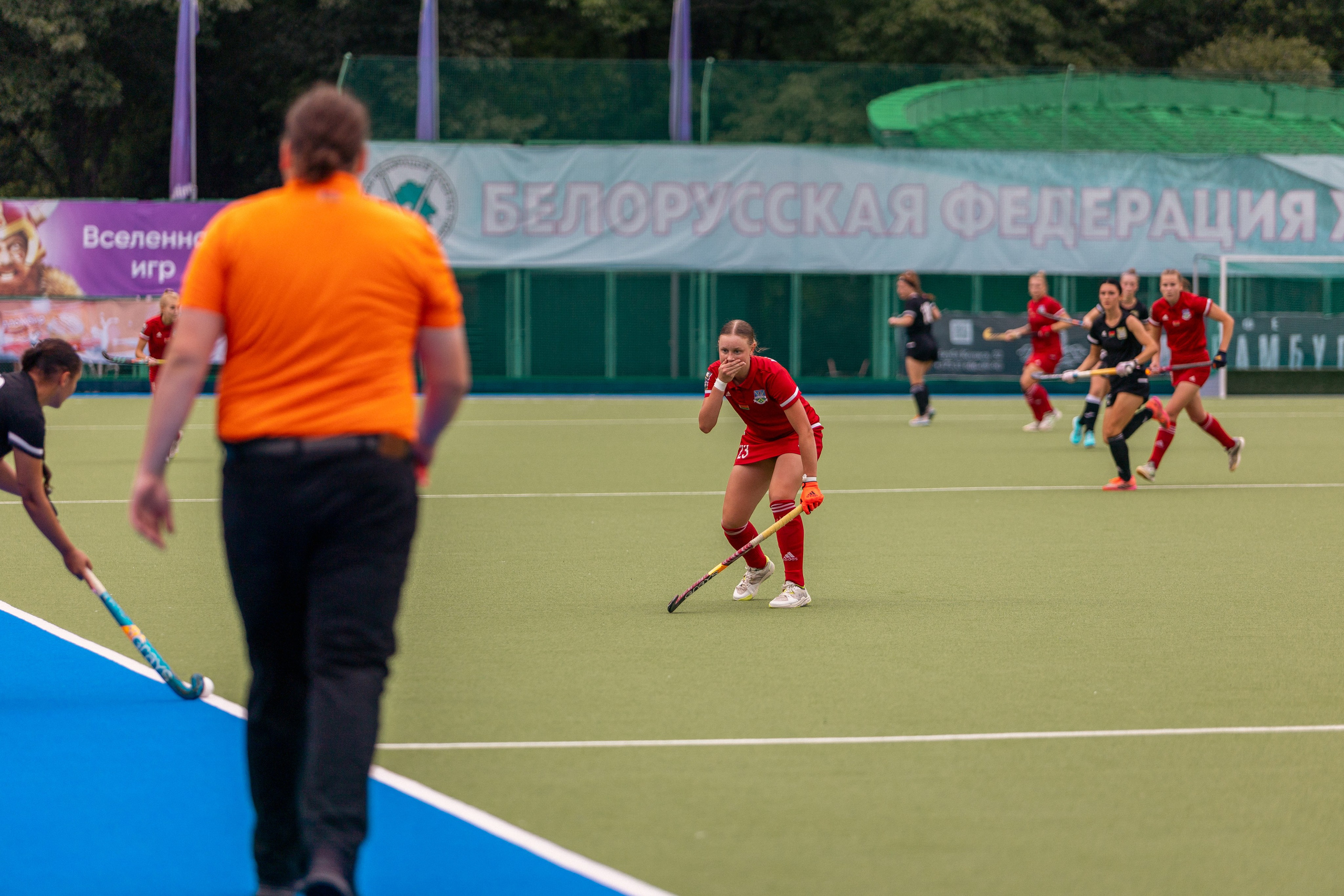 Хоккей на траве. Девушки. ХК Минск — ХК Виктория (Смолевичи) 10.06.2024. Профессиональный интерьерный и репортажный фотограф Минск и РБ. Максим Орлов