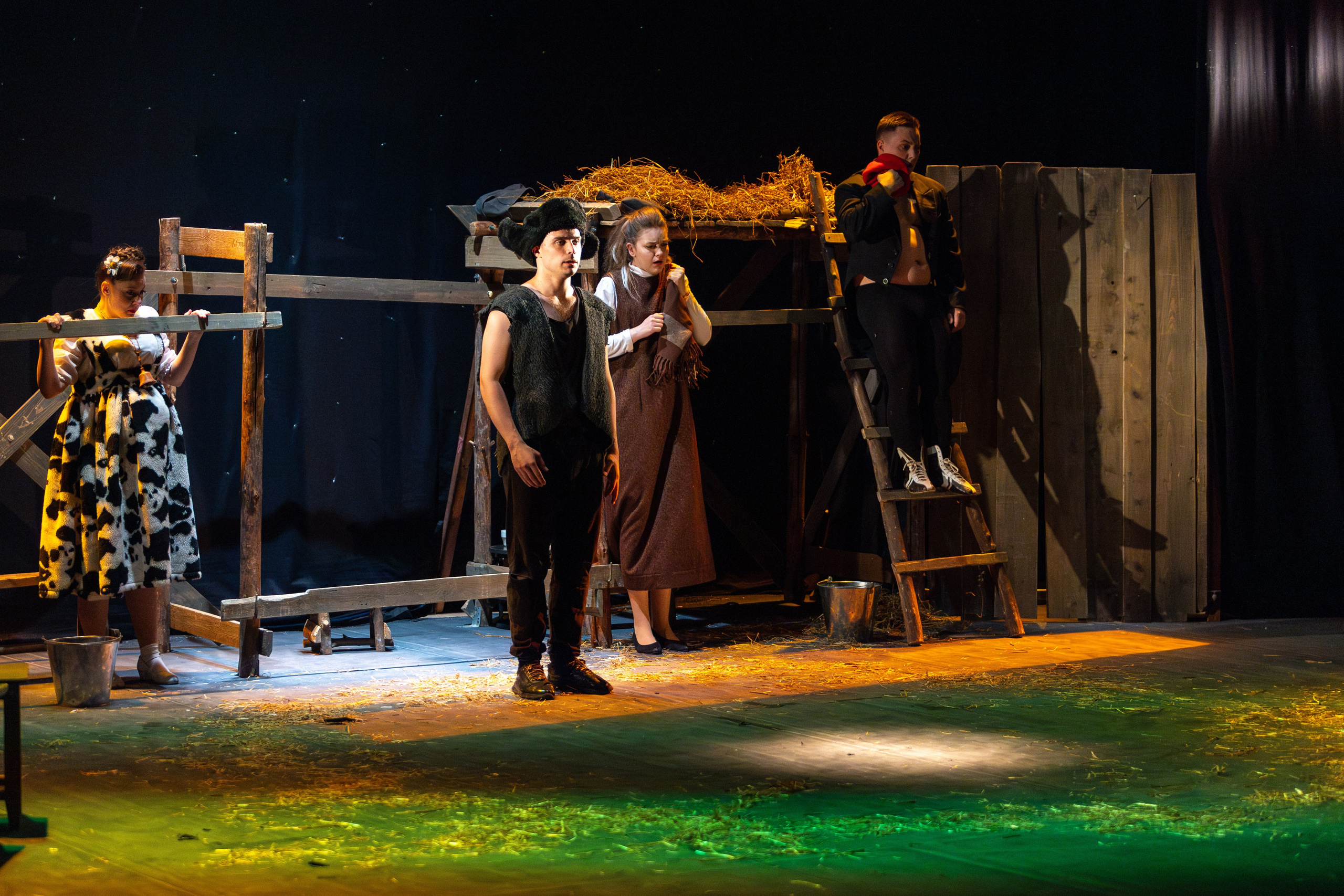 Театр белорусской армии «Очень простая история». Профессиональный интерьерный и репортажный фотограф Минск и РБ. Максим Орлов