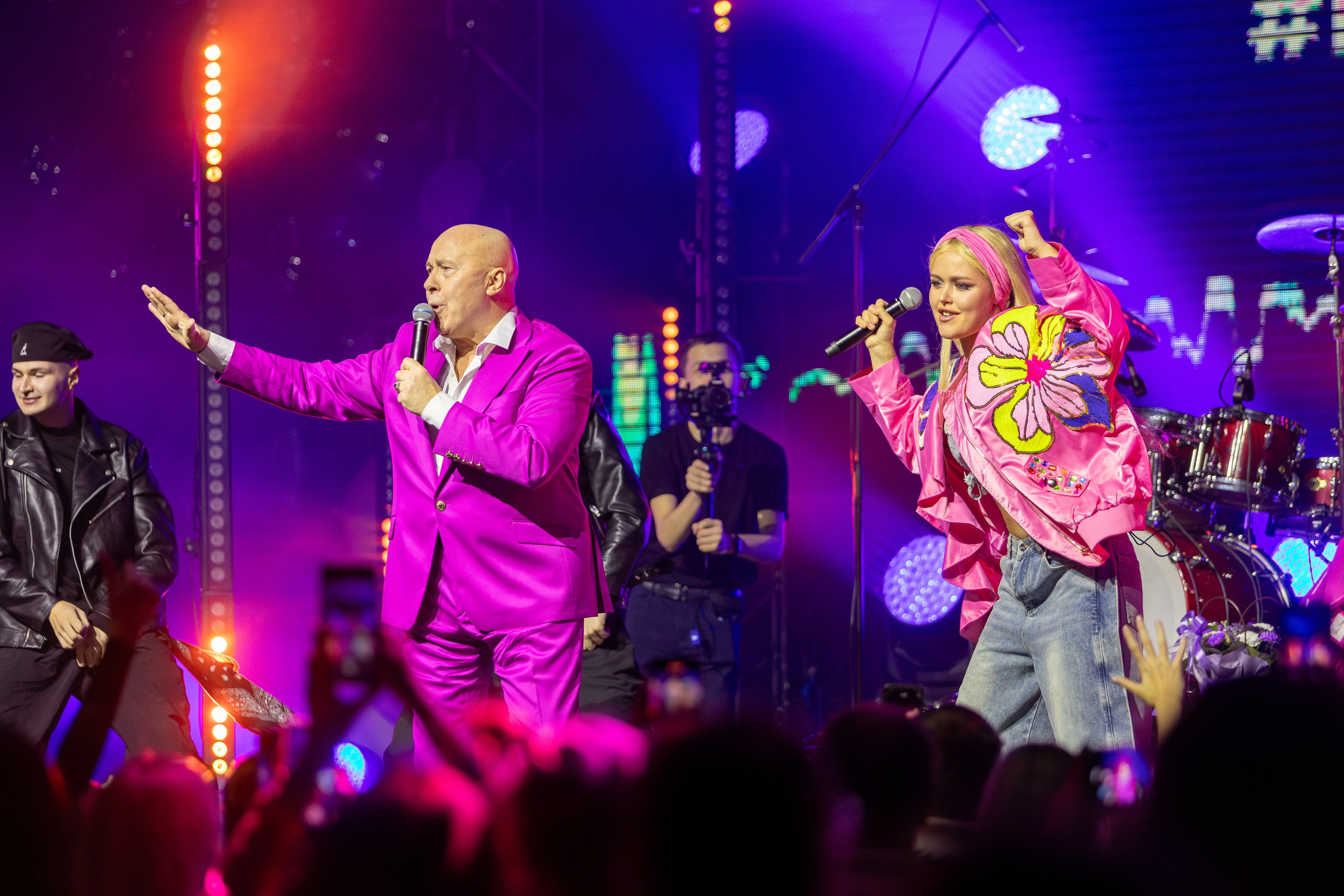 Концерт Насти Кравченко. Профессиональный интерьерный и репортажный фотограф Минск и РБ. Максим Орлов