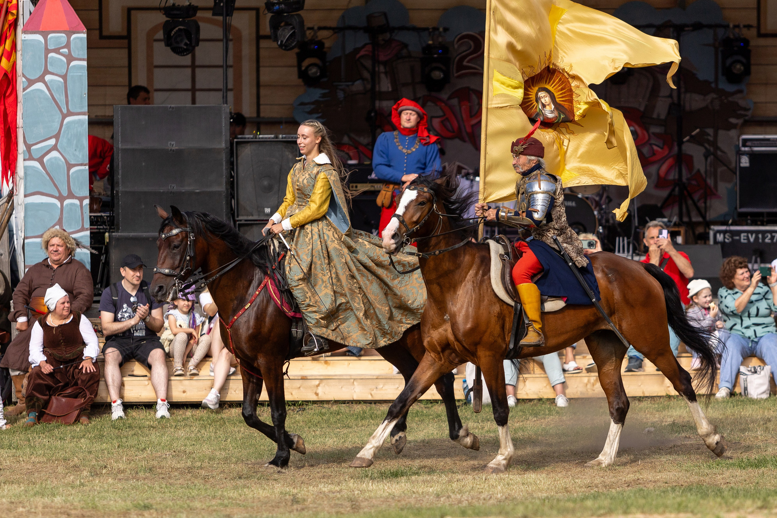 Рыцарский фест. Мстиславль. Профессиональный интерьерный и репортажный фотограф Минск и РБ. Максим Орлов