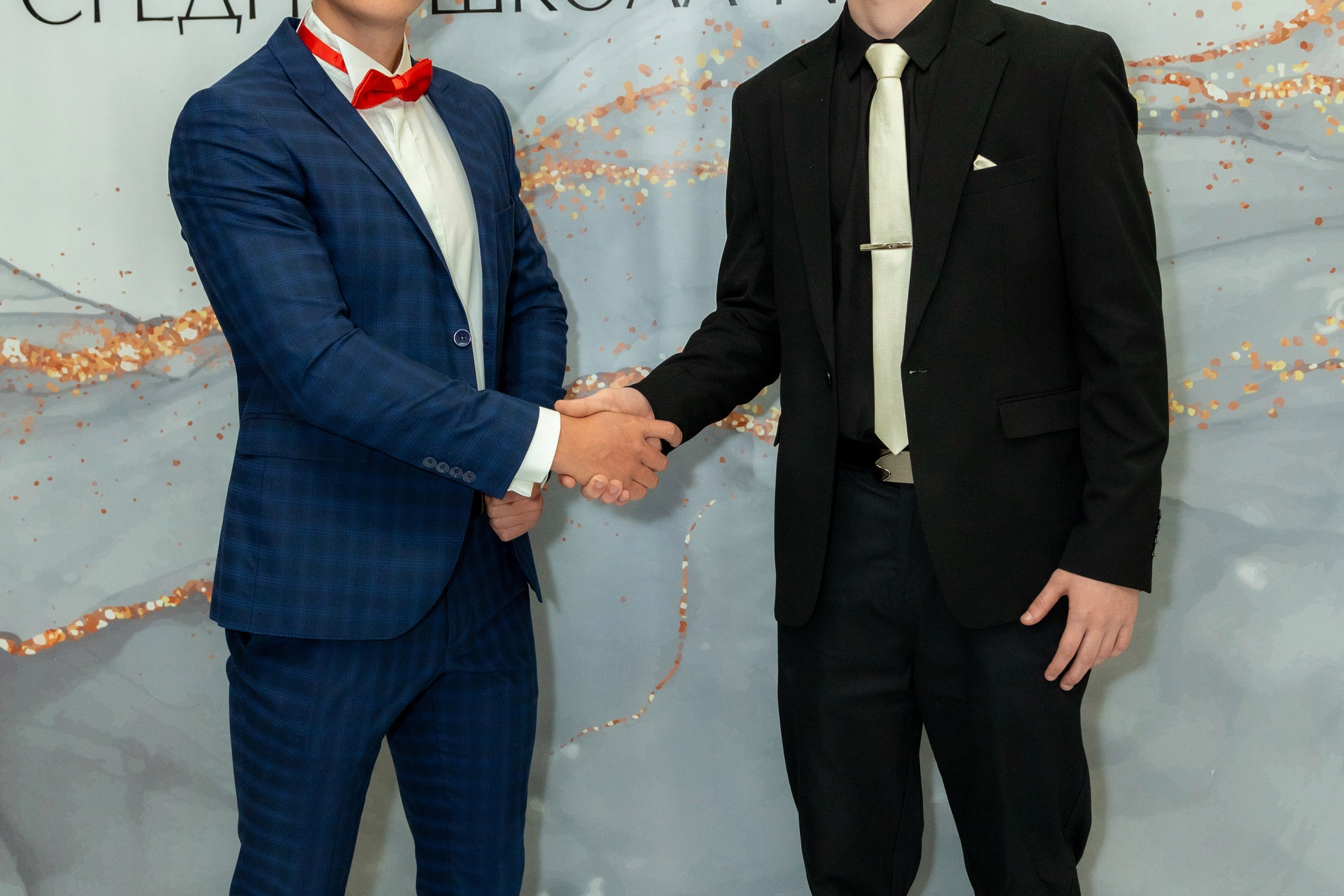 Вручение дипломов. 47 школа. Профессиональный интерьерный и репортажный фотограф Минск и РБ. Максим Орлов