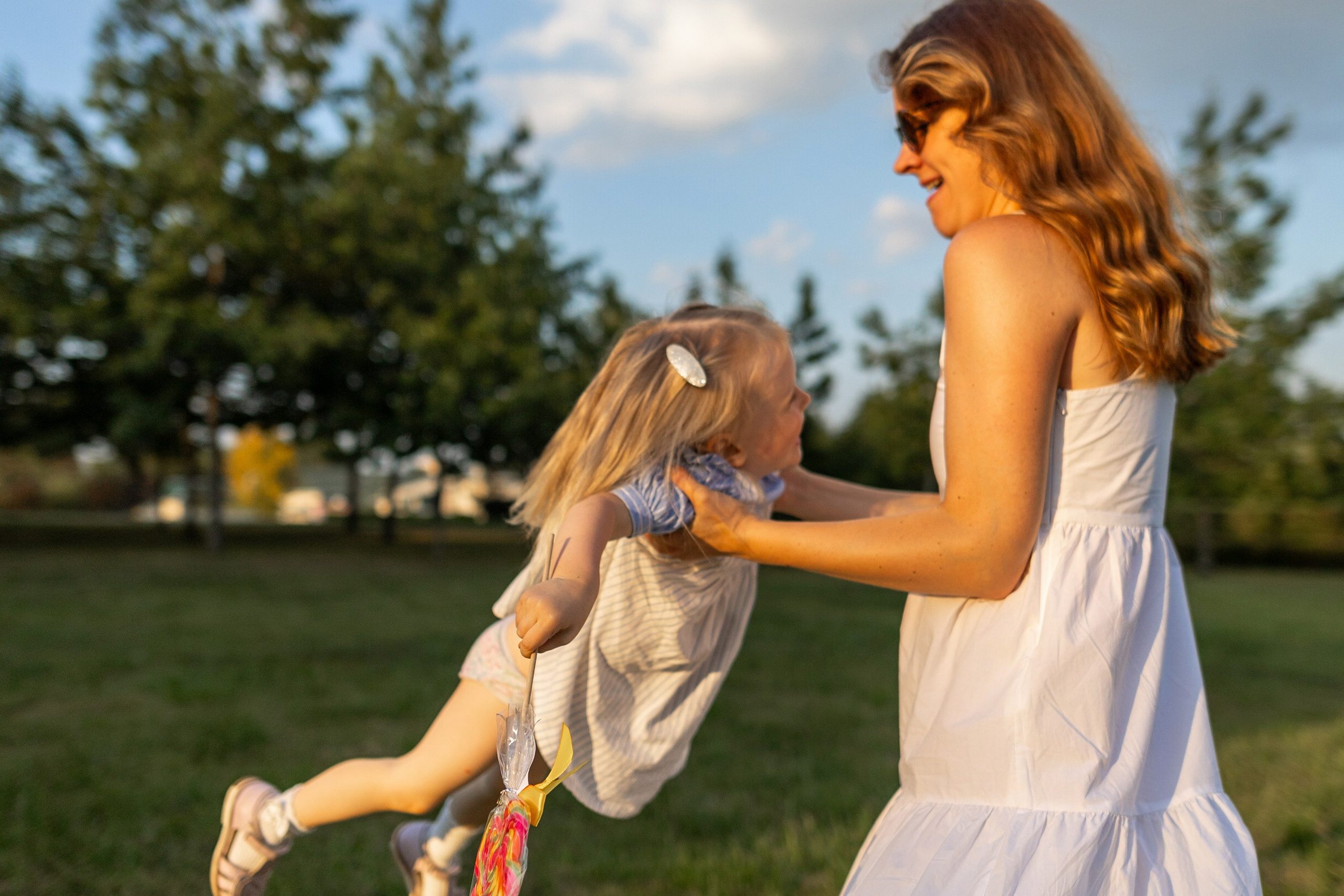 Стеша с мамой. Профессиональный интерьерный и репортажный фотограф Минск и РБ. Максим Орлов