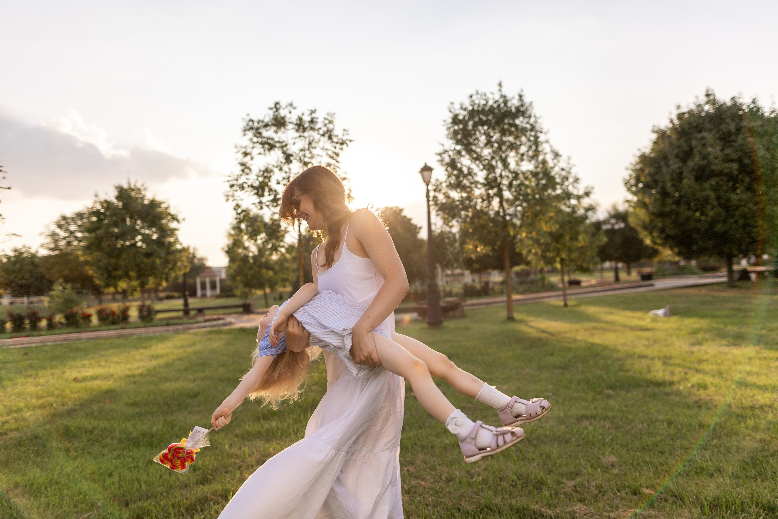 Стеша с мамой. Профессиональный интерьерный и репортажный фотограф Минск и РБ. Максим Орлов