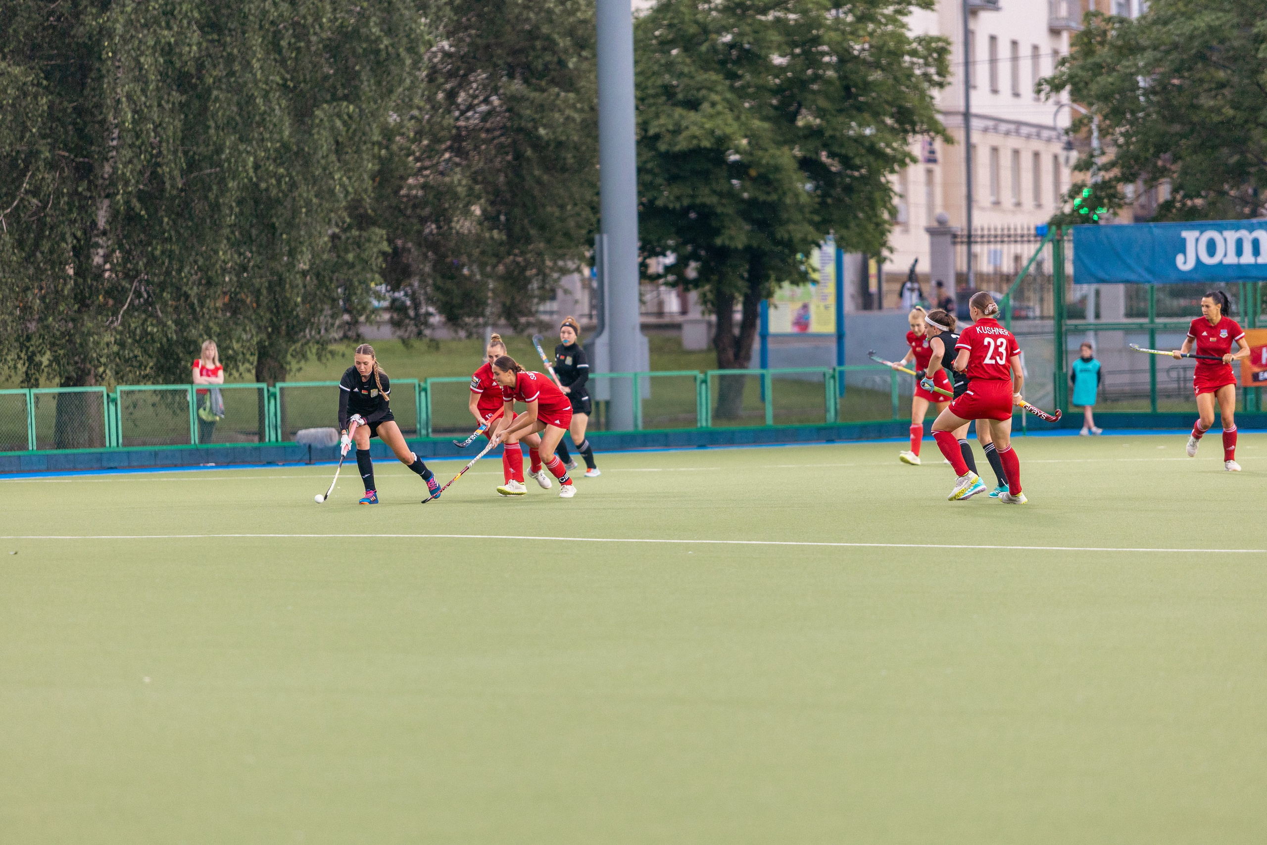 Хоккей на траве. Девушки. ХК Минск — ХК Виктория (Смолевичи) 10.06.2024. Профессиональный интерьерный и репортажный фотограф Минск и РБ. Максим Орлов