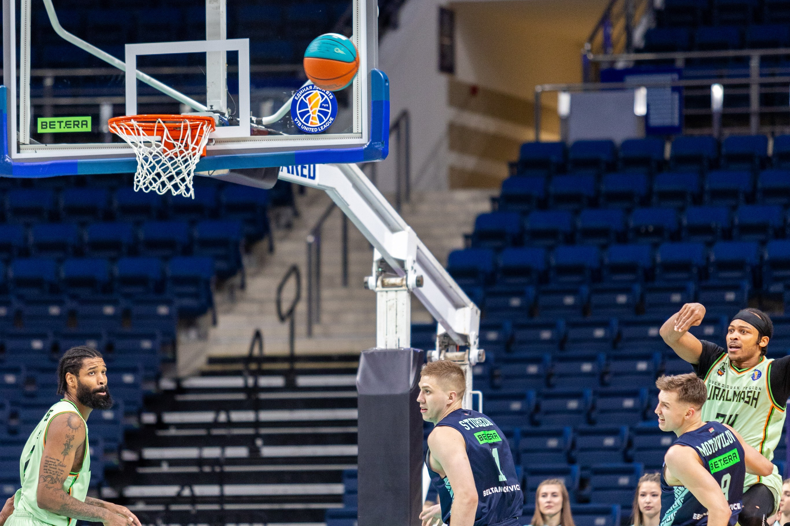 Баскетбол. Лучшие кадры. Минск — Уралмаш 13.02.2024. Профессиональный интерьерный и репортажный фотограф Минск и РБ. Максим Орлов