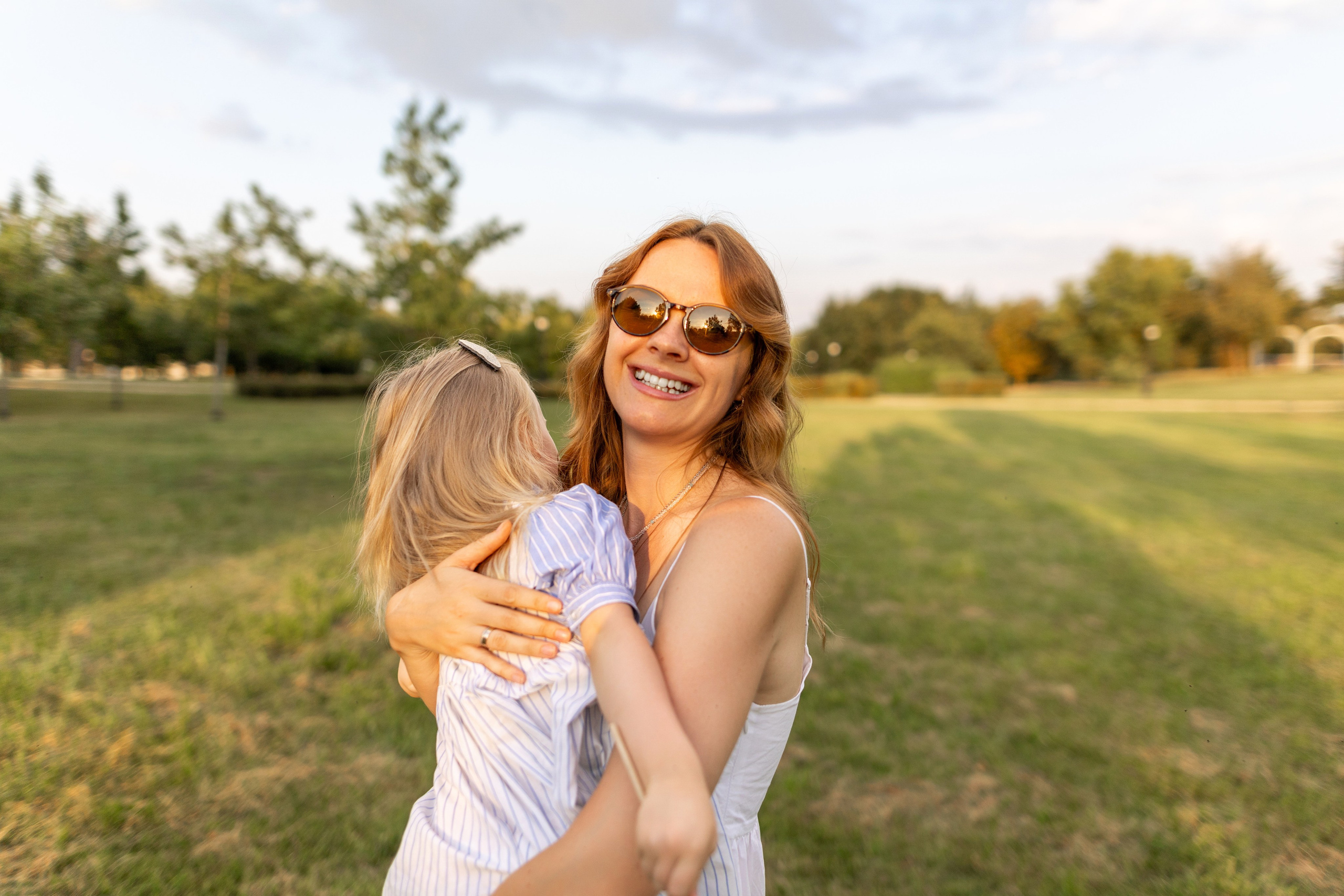 Стеша с мамой. Профессиональный интерьерный и репортажный фотограф Минск и РБ. Максим Орлов
