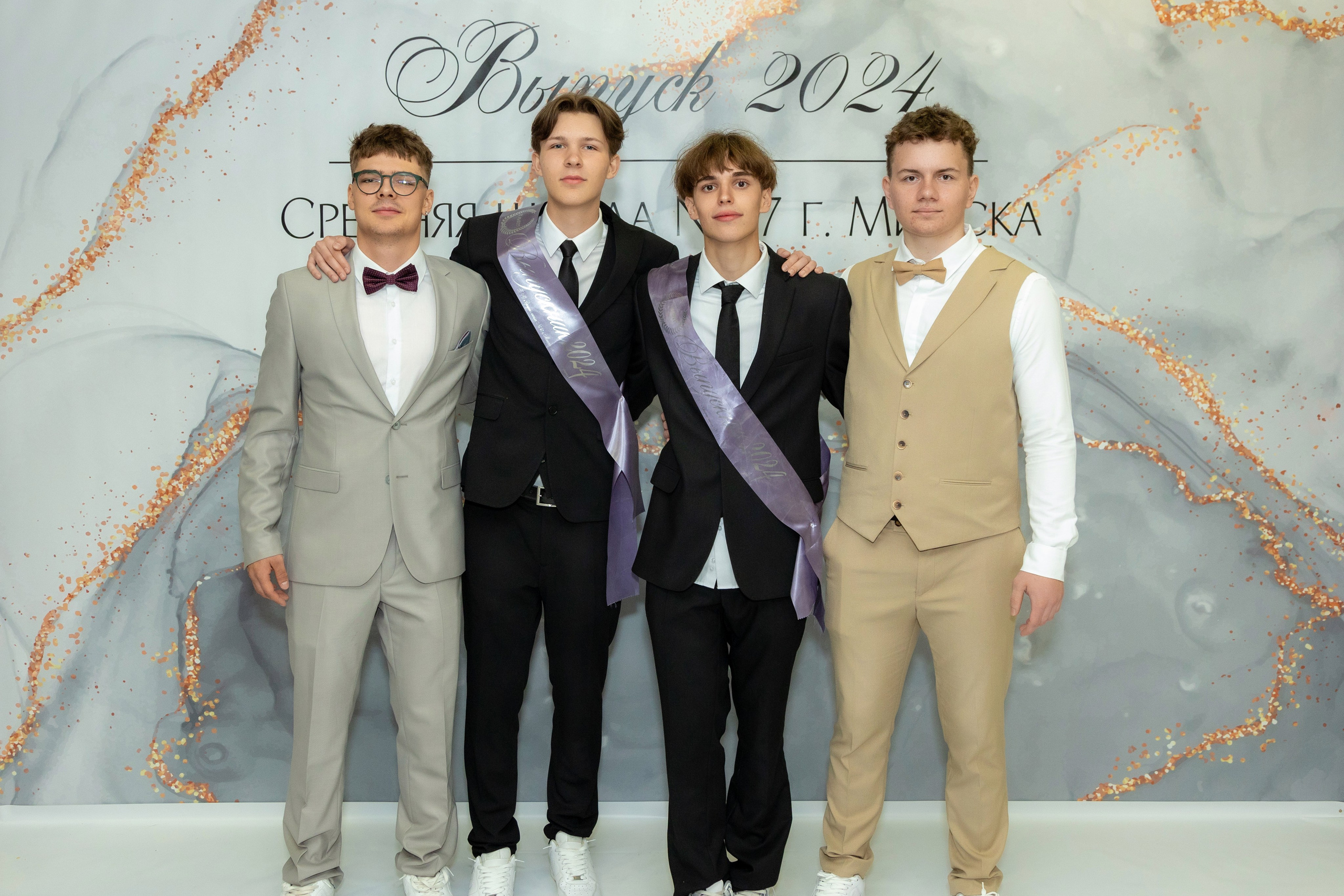 Вручение дипломов. 47 школа. Профессиональный интерьерный и репортажный фотограф Минск и РБ. Максим Орлов