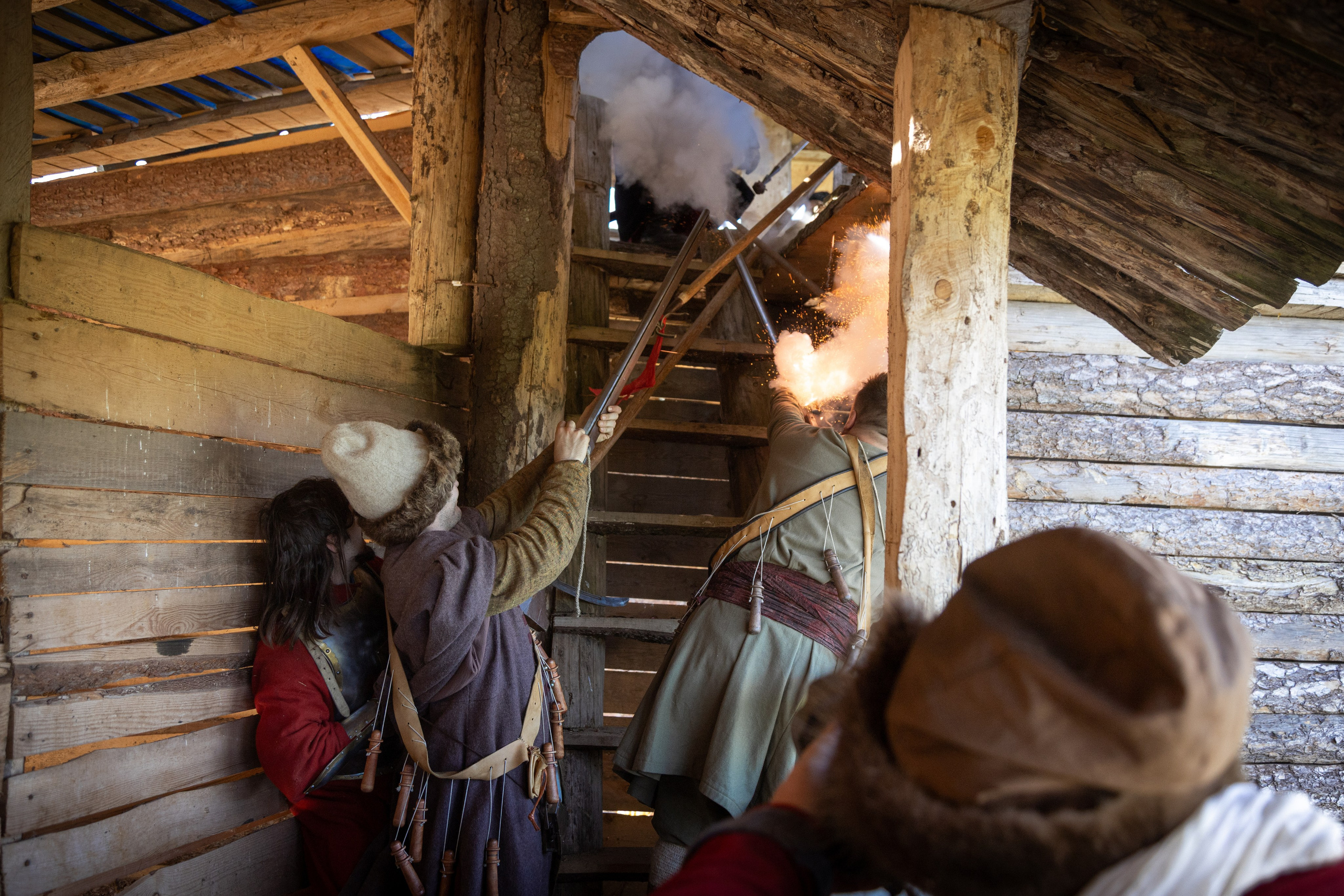 Золотая шпора. Огнем и мечем. День второй. Вылазка в лес. Штурм фортеции. Княжеский пир. Профессиональный интерьерный и репортажный фотограф Минск и РБ. Максим Орлов