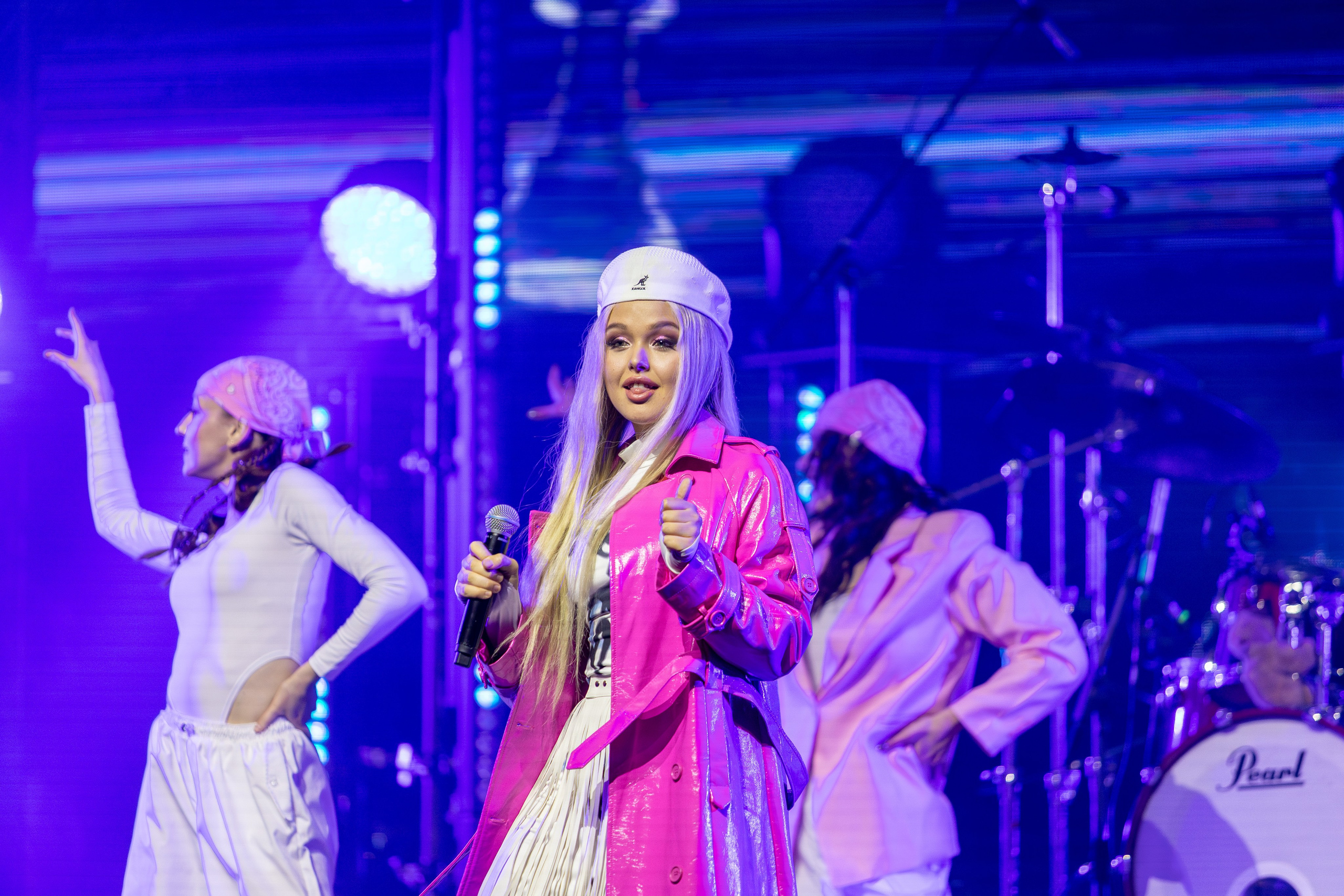 Концерт Насти Кравченко. Профессиональный интерьерный и репортажный фотограф Минск и РБ. Максим Орлов