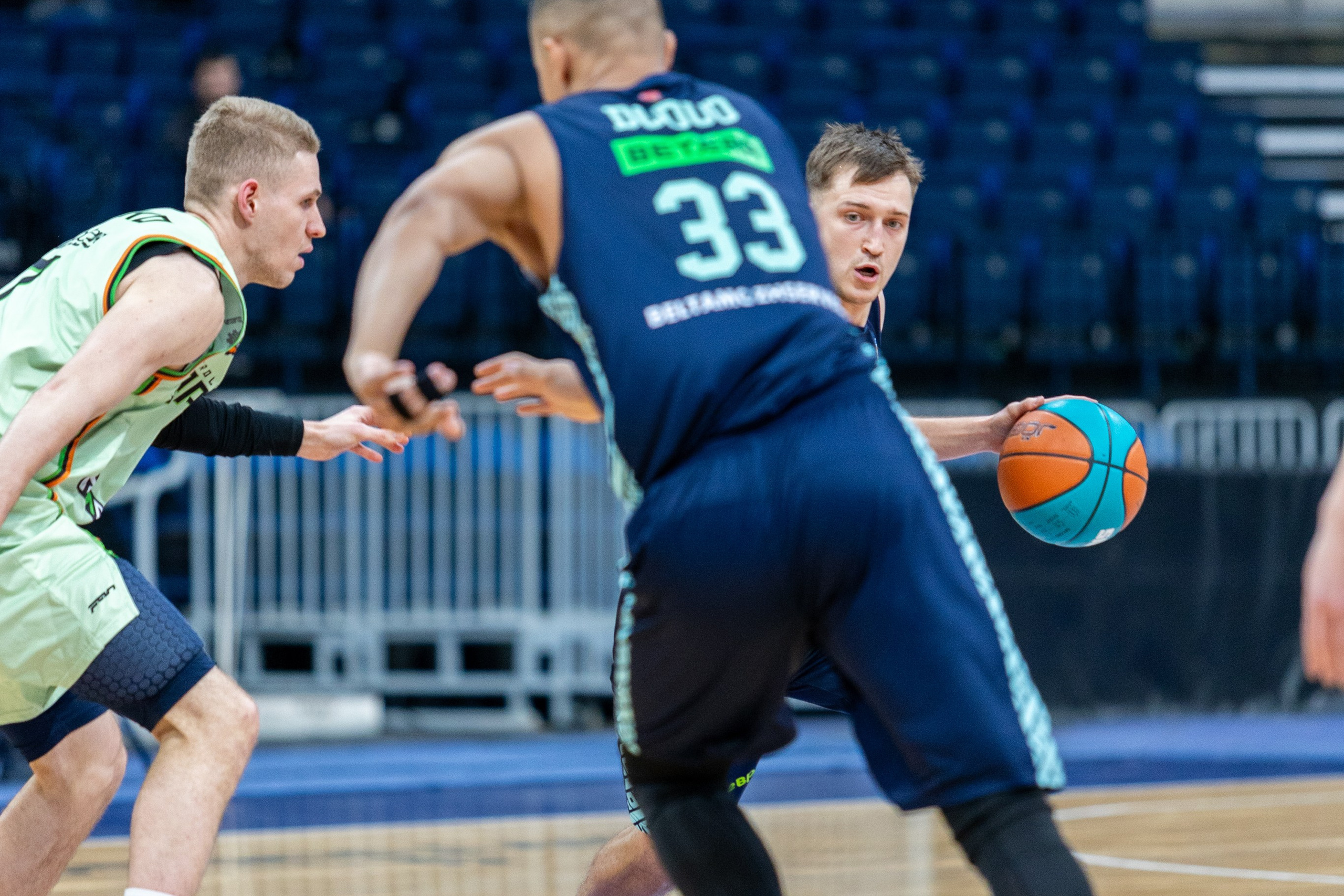 Баскетбол. Лучшие кадры. Минск — Уралмаш 13.02.2024. Профессиональный интерьерный и репортажный фотограф Минск и РБ. Максим Орлов