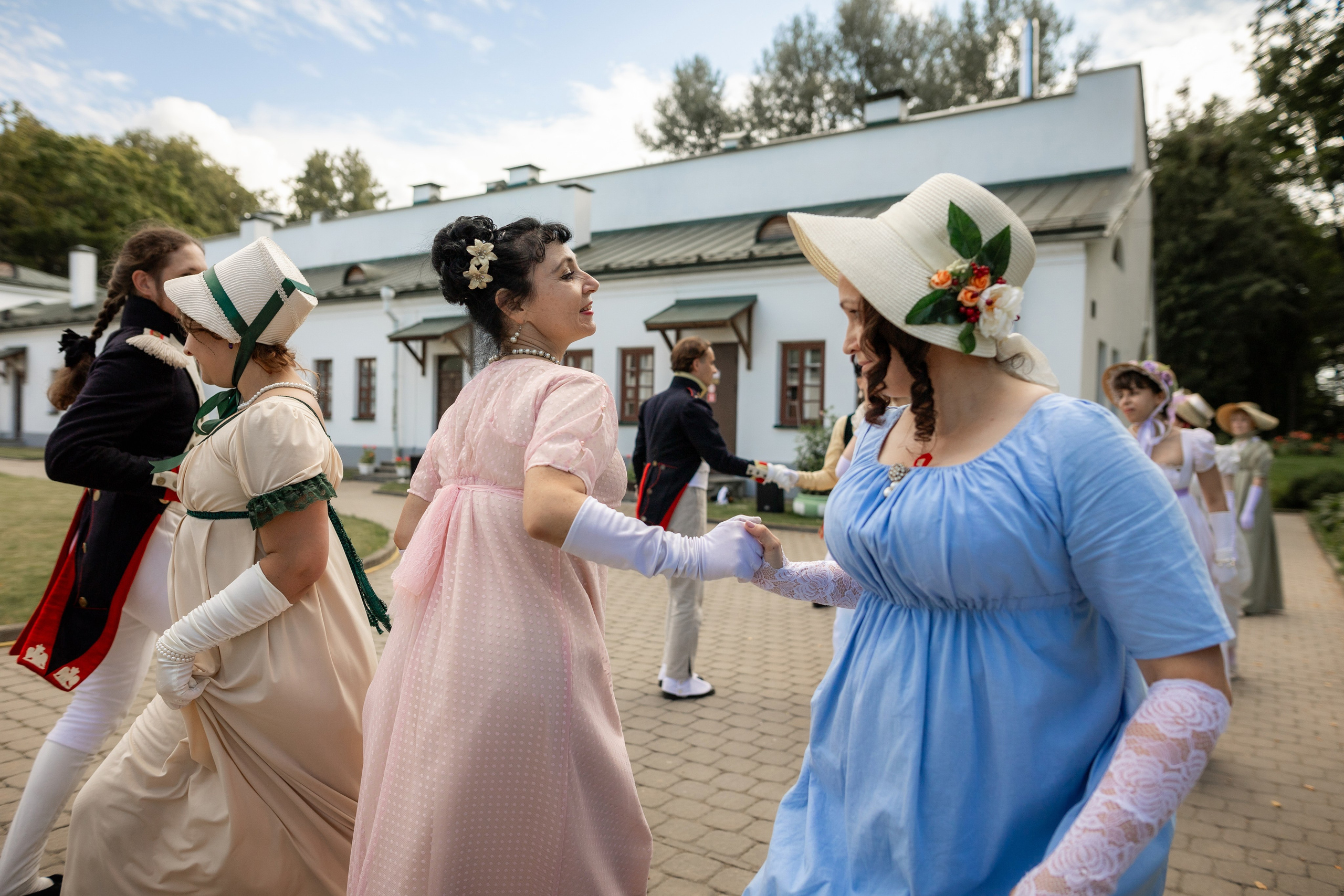 Пикник начала 19 века. Профессиональный интерьерный и репортажный фотограф Минск и РБ. Максим Орлов