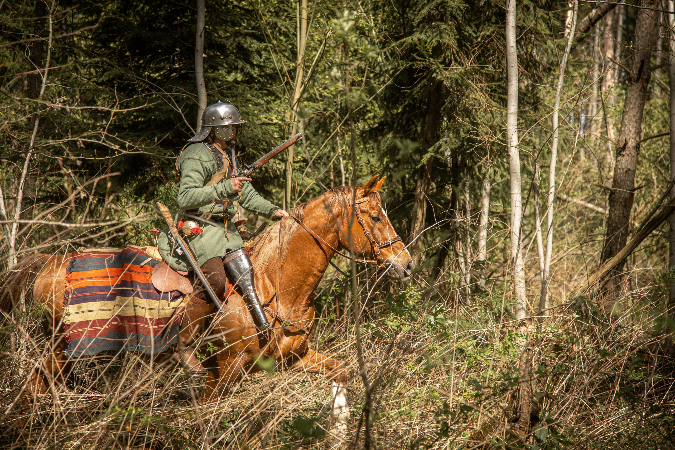 Золотая шпора. Огнем и мечем. День второй. Вылазка в лес. Штурм фортеции. Княжеский пир. Профессиональный интерьерный и репортажный фотограф Минск и РБ. Максим Орлов