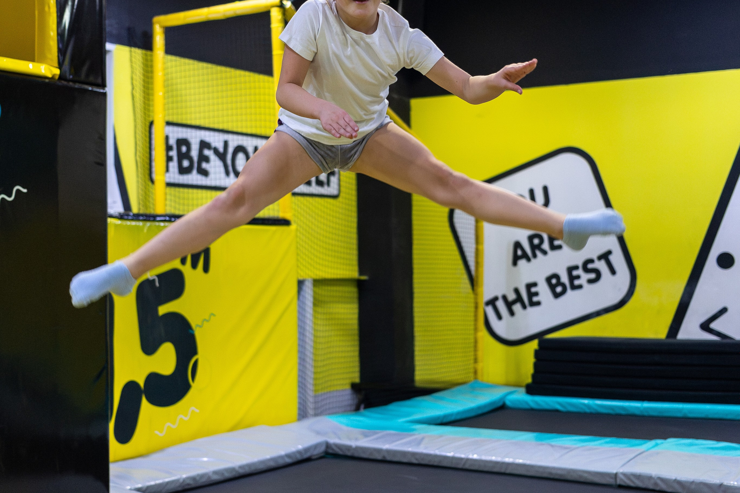 ДР Влада (батутная арена). Профессиональный интерьерный и репортажный фотограф Минск и РБ. Максим Орлов