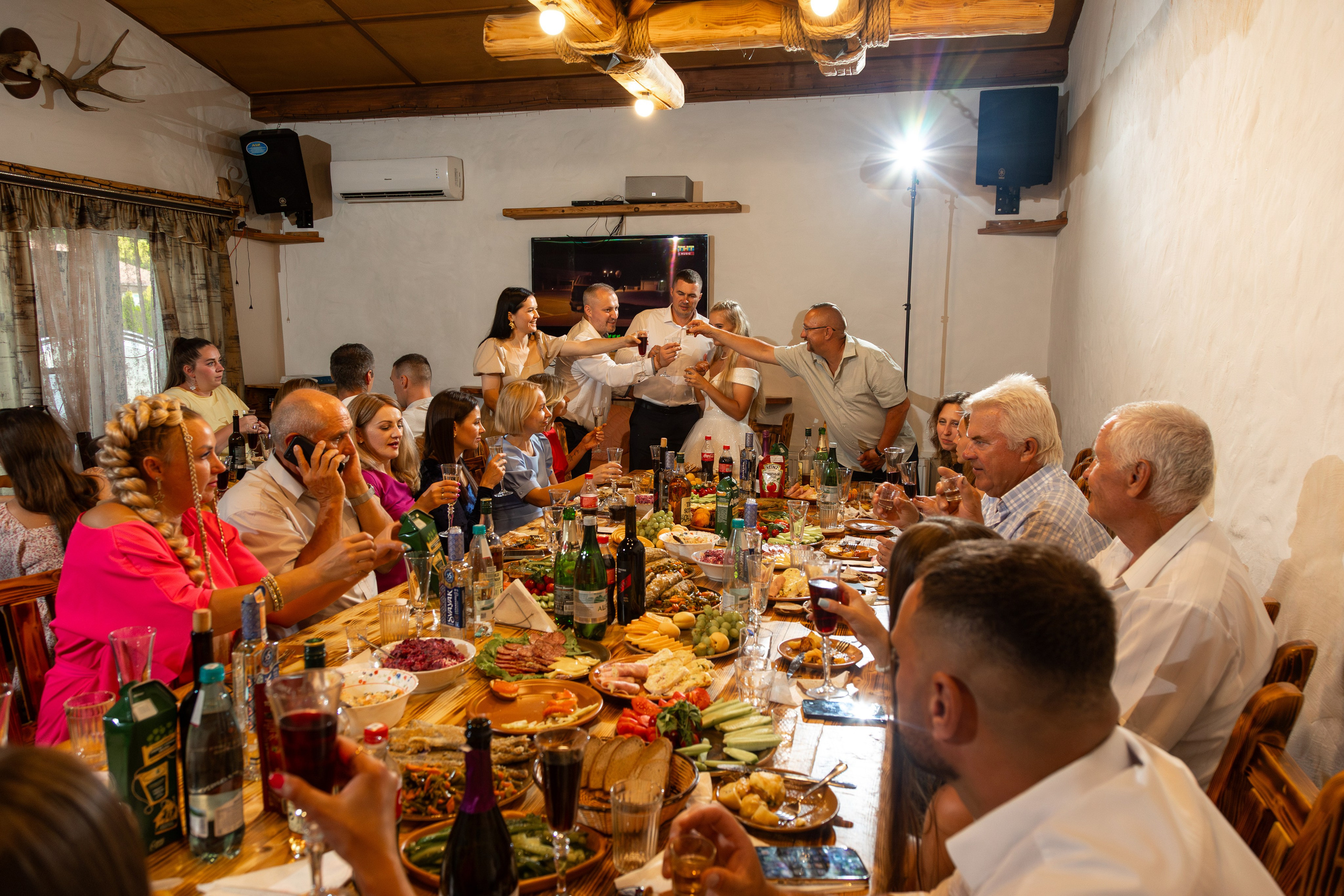 Свадебная фотосессия Дениса и Юли. Профессиональный интерьерный и репортажный фотограф Минск и РБ. Максим Орлов