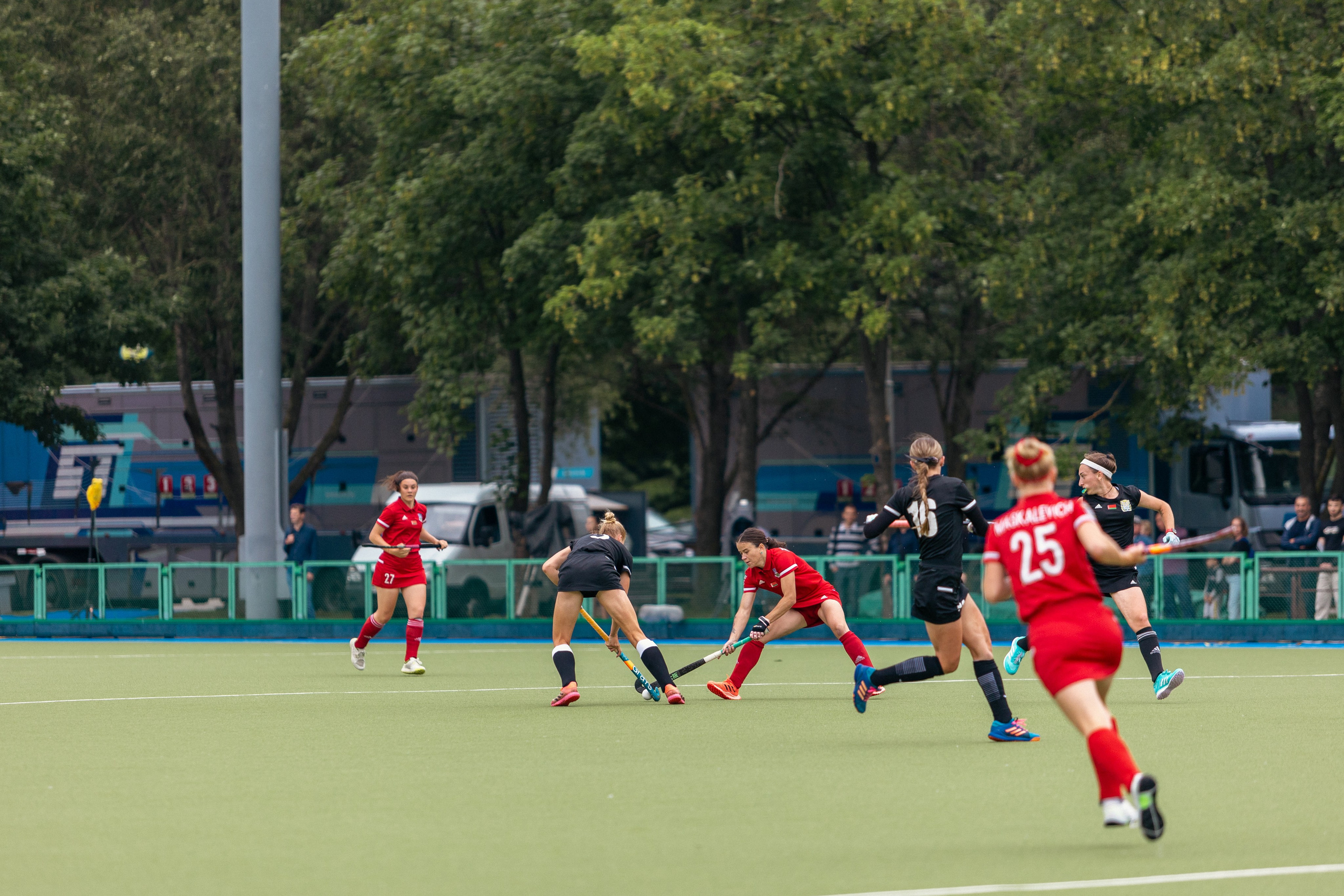 Хоккей на траве. Девушки. ХК Минск — ХК Виктория (Смолевичи) 10.06.2024. Профессиональный интерьерный и репортажный фотограф Минск и РБ. Максим Орлов