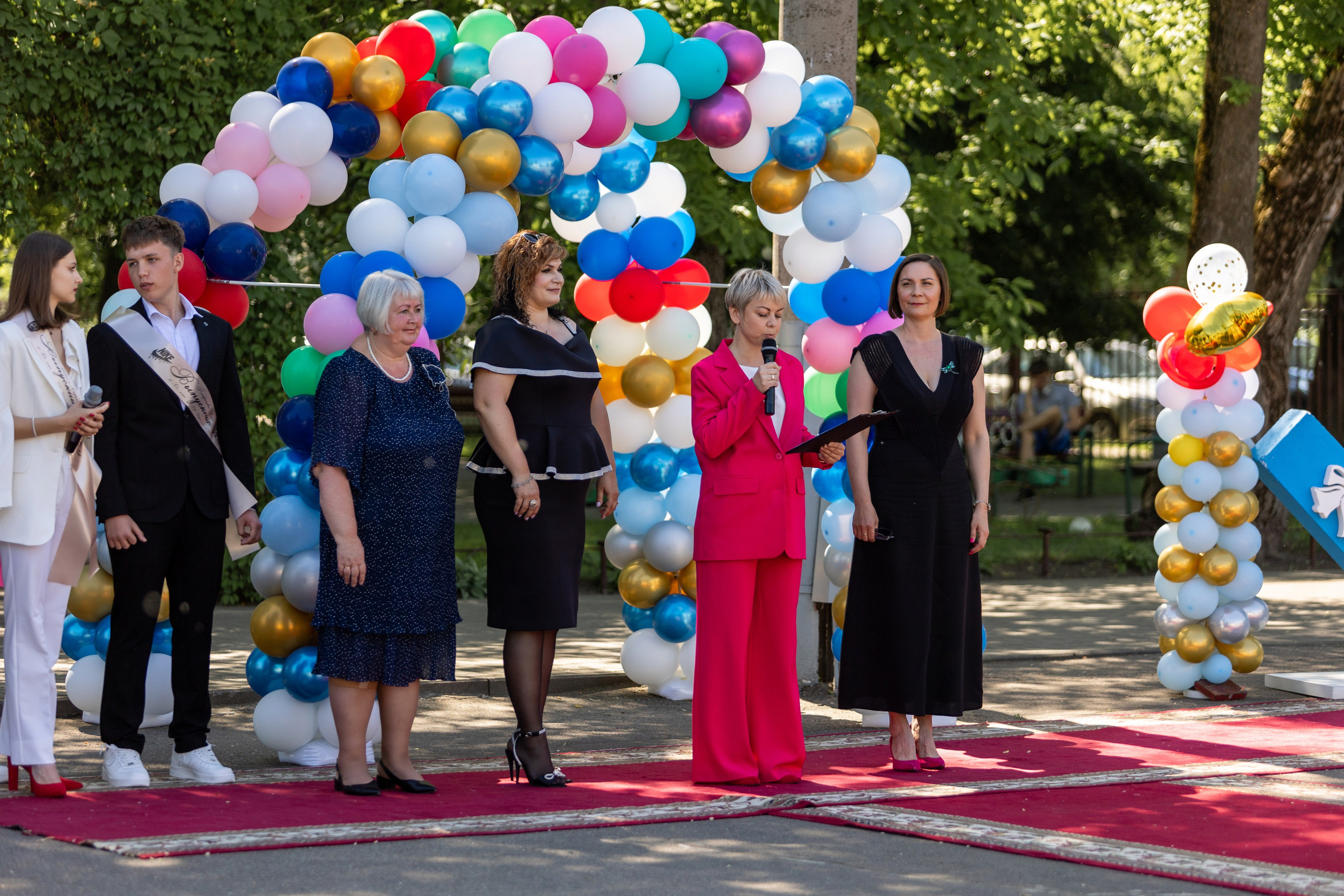 Школа 47. Последний звонок. Профессиональный интерьерный и репортажный фотограф Минск и РБ. Максим Орлов