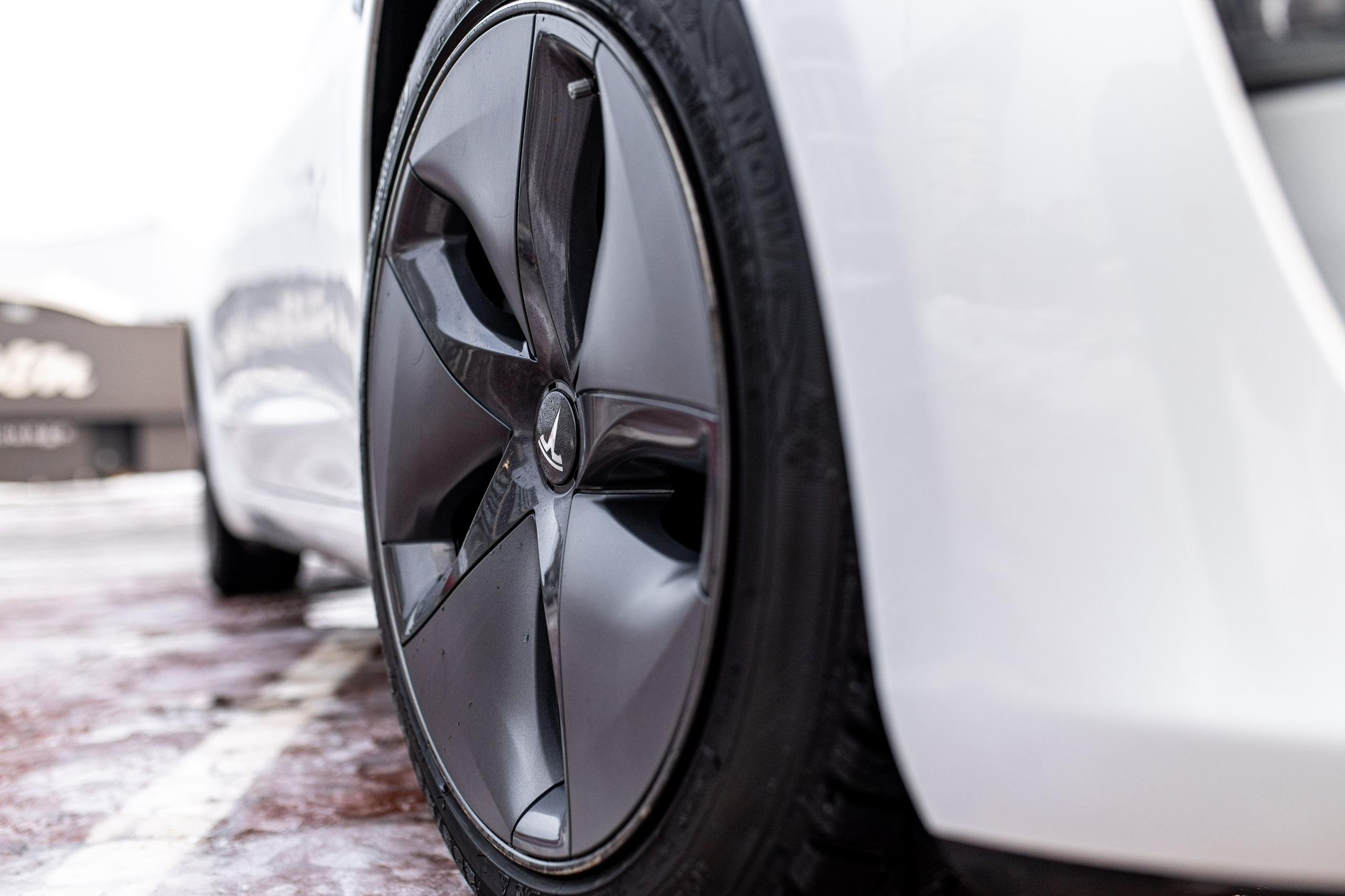 Тесла 3. Профессиональный интерьерный и репортажный фотограф Минск и РБ. Максим Орлов