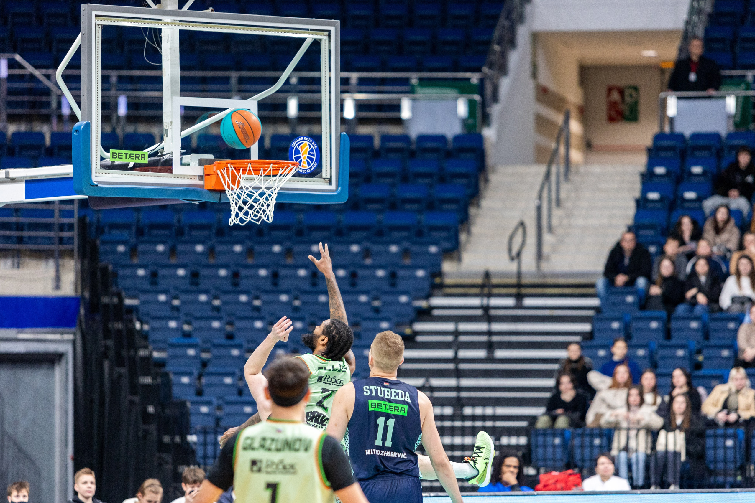 Баскетбол. Лучшие кадры. Минск — Уралмаш 13.02.2024. Профессиональный интерьерный и репортажный фотограф Минск и РБ. Максим Орлов