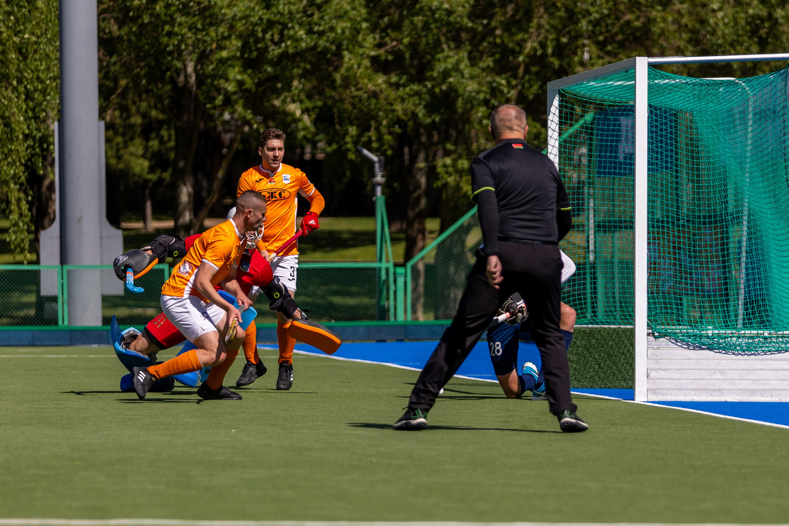 Хоккей на траве. ХК Минск — СК Строитель 12.05.2024. Профессиональный интерьерный и репортажный фотограф Минск и РБ. Максим Орлов