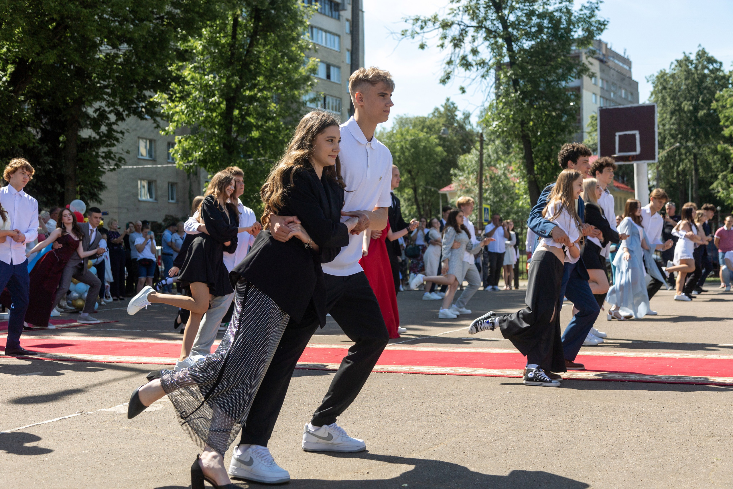 Школа 47. Последний звонок. Профессиональный интерьерный и репортажный фотограф Минск и РБ. Максим Орлов