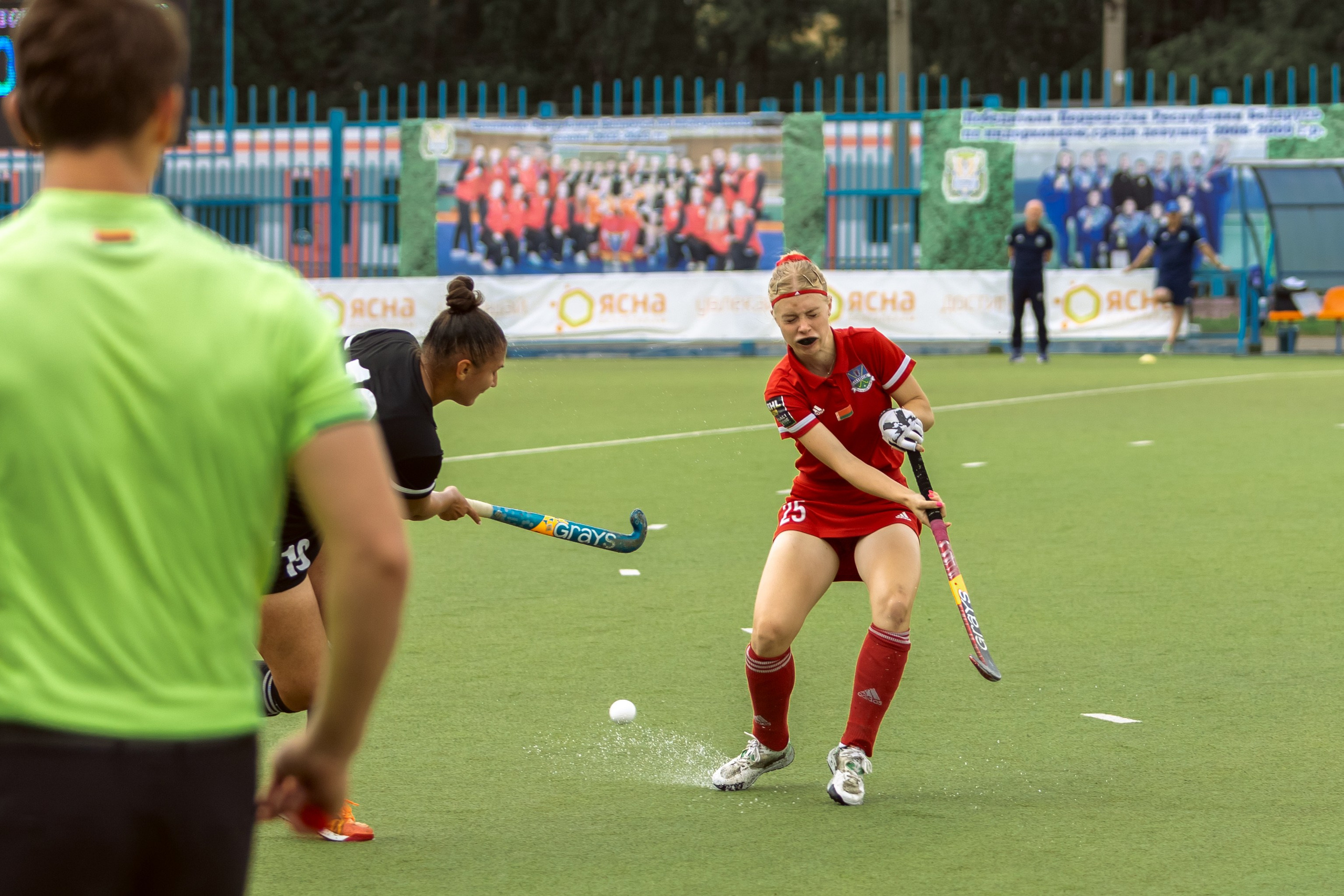 Хоккей на траве. Девушки. Минск — Виктория. 16.06.2024. Профессиональный интерьерный и репортажный фотограф Минск и РБ. Максим Орлов