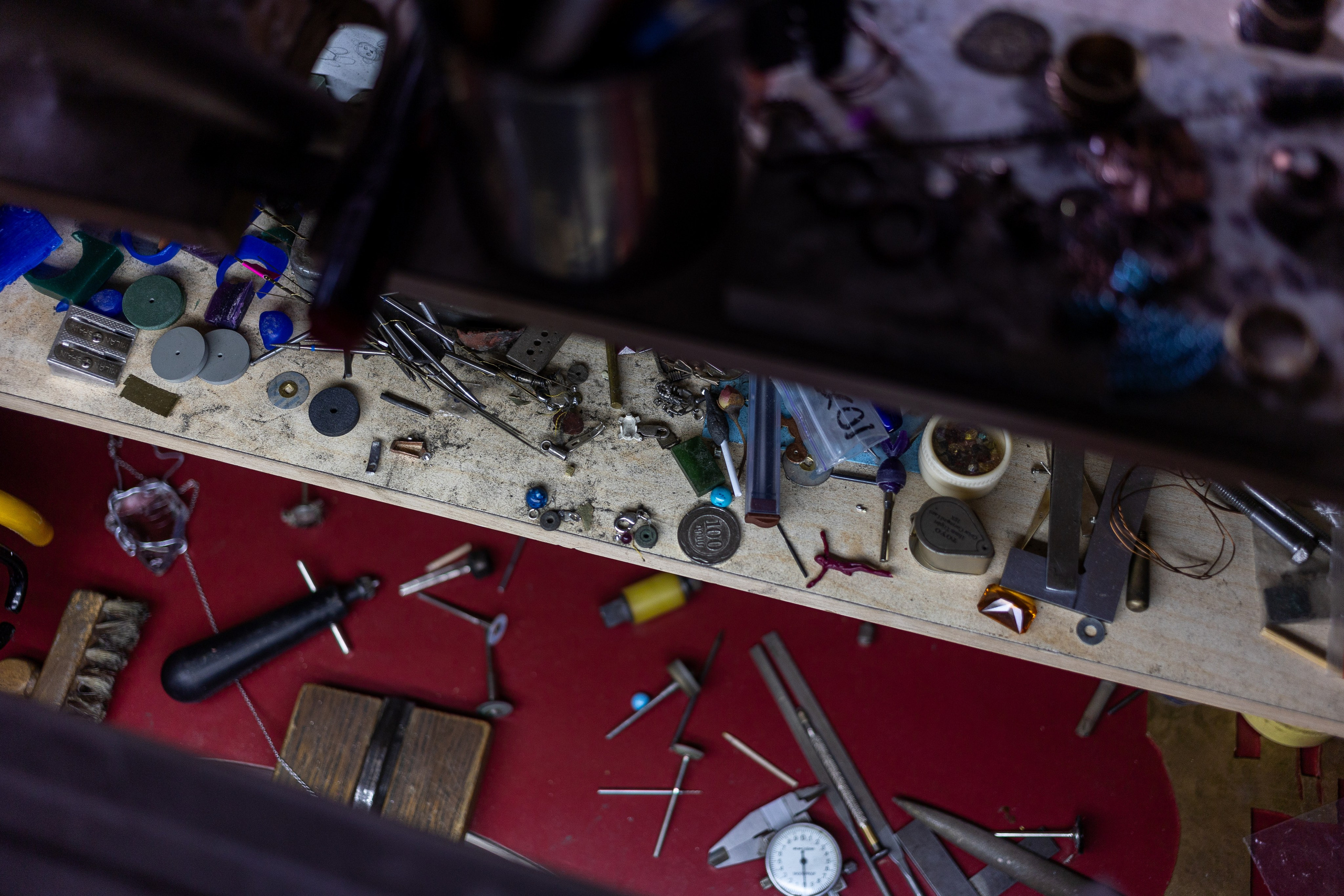 В ювелирной мастерской Артура Николаевича. Профессиональный интерьерный и репортажный фотограф Минск и РБ. Максим Орлов