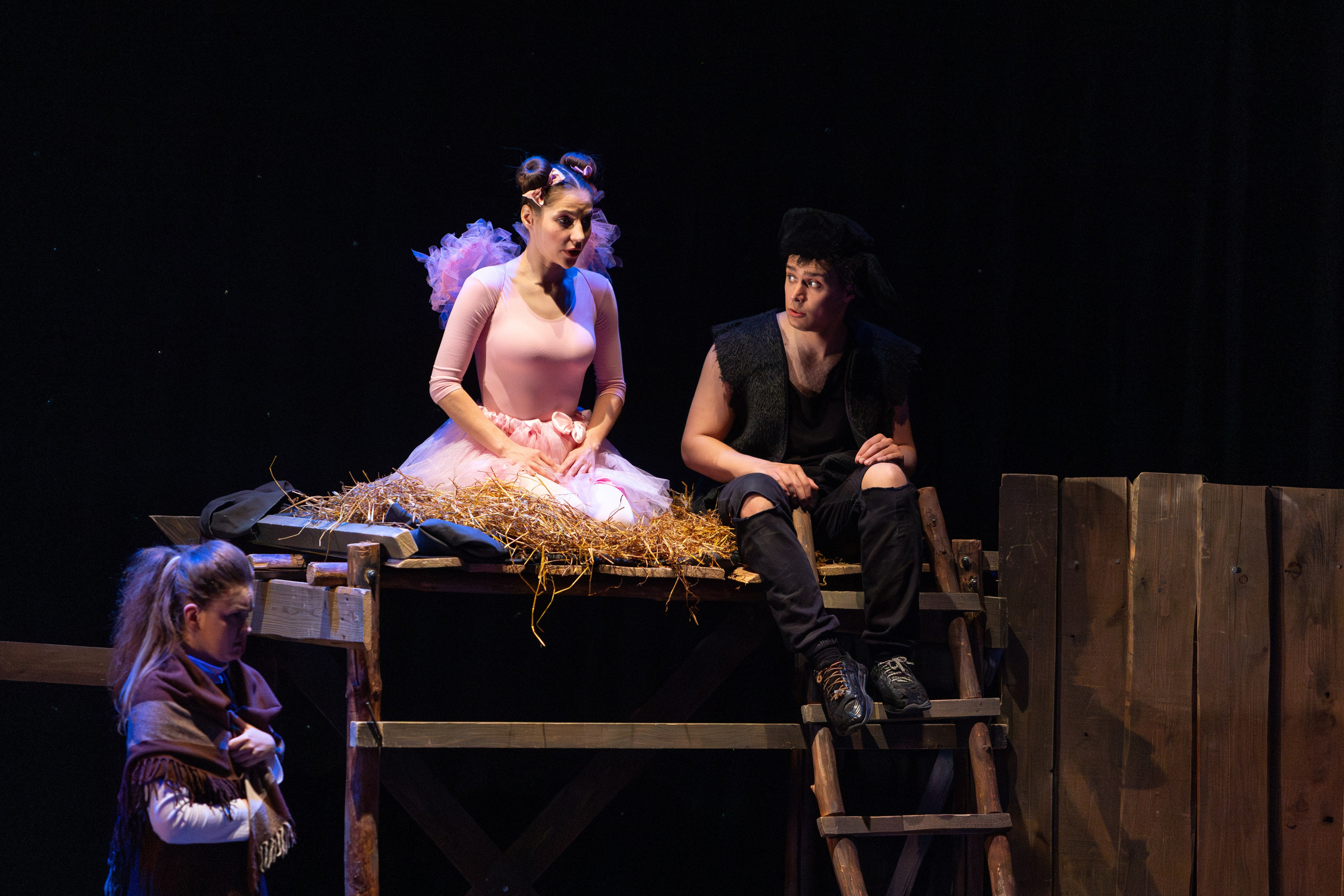 Театр белорусской армии «Очень простая история». Профессиональный интерьерный и репортажный фотограф Минск и РБ. Максим Орлов