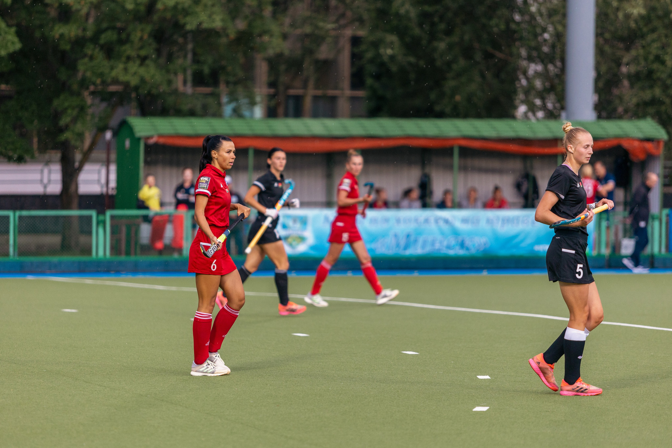 Хоккей на траве. Девушки. ХК Минск — ХК Виктория (Смолевичи) 10.06.2024. Профессиональный интерьерный и репортажный фотограф Минск и РБ. Максим Орлов