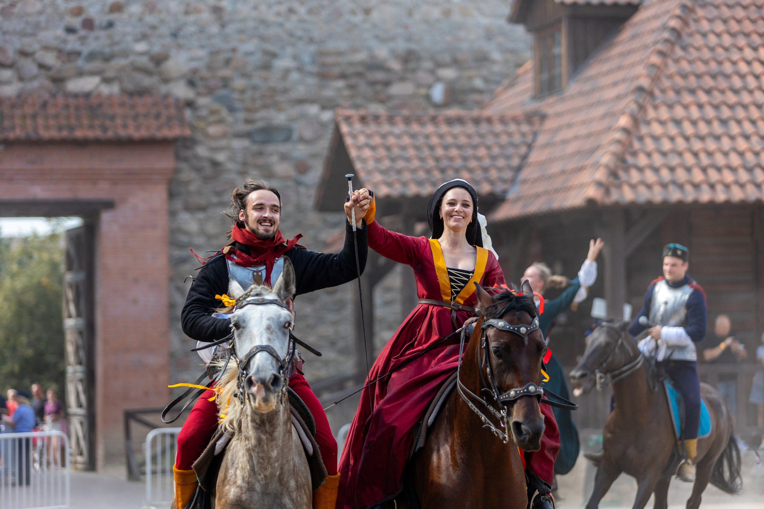 Выступление «Золотой шпоры» на празднике города Лиды. Профессиональный интерьерный и репортажный фотограф Минск и РБ. Максим Орлов