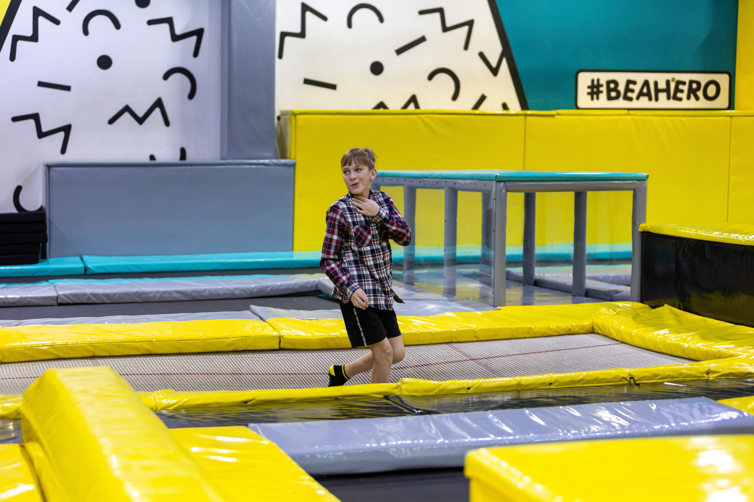 ДР Влада (батутная арена). Профессиональный интерьерный и репортажный фотограф Минск и РБ. Максим Орлов