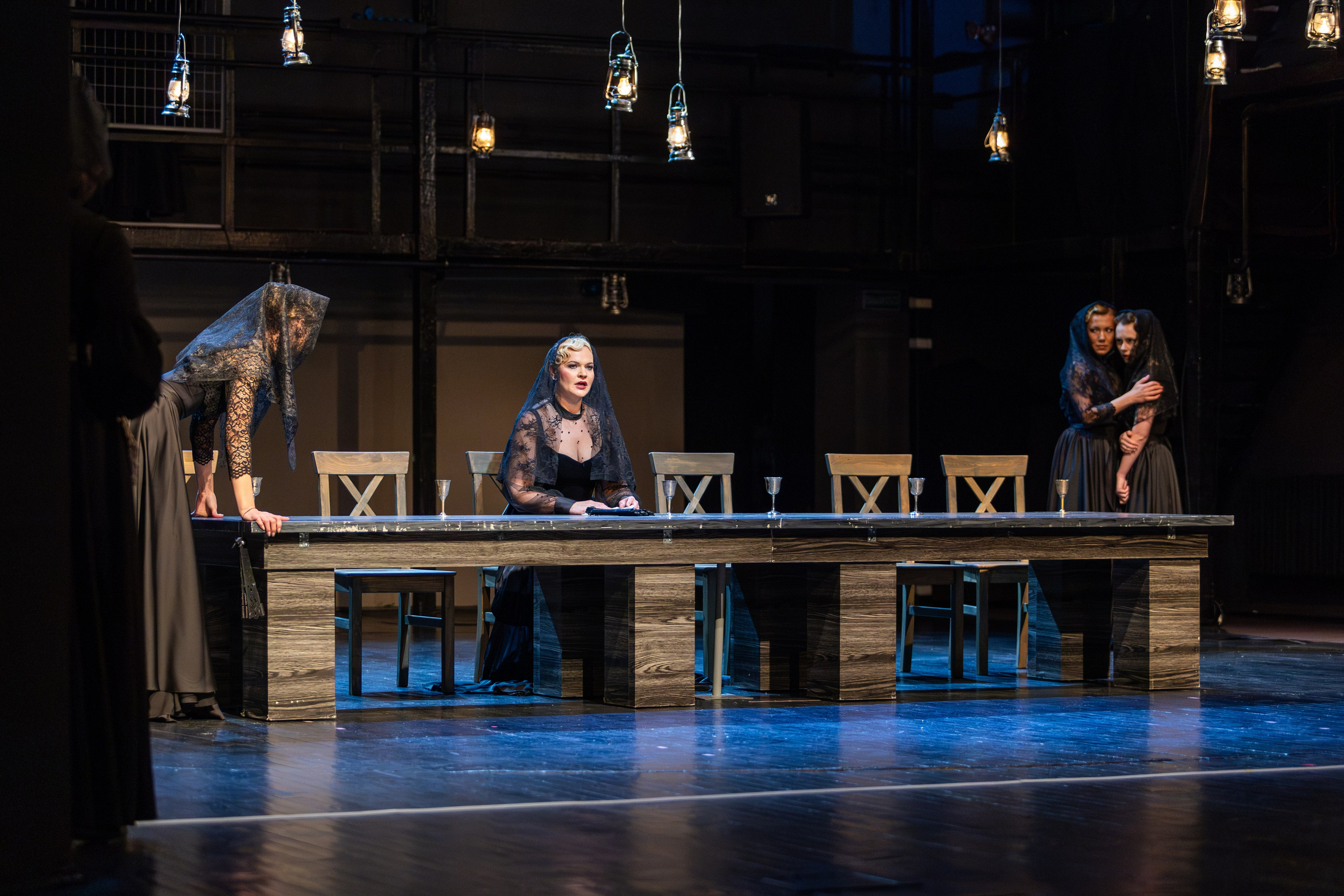 Новый театр «Дом Бернарды Альбы». Профессиональный интерьерный и репортажный фотограф Минск и РБ. Максим Орлов