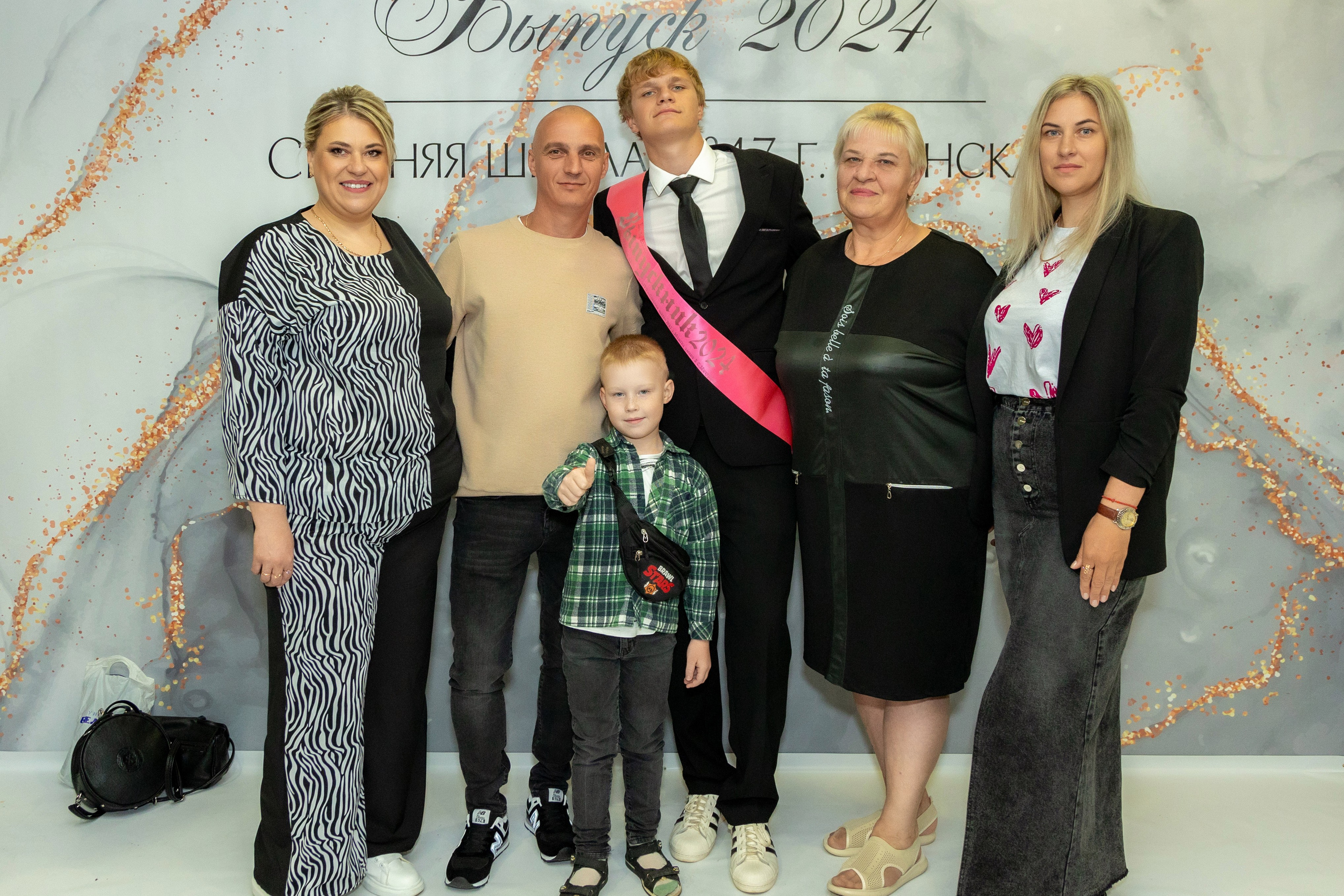 Вручение дипломов. 47 школа. Профессиональный интерьерный и репортажный фотограф Минск и РБ. Максим Орлов