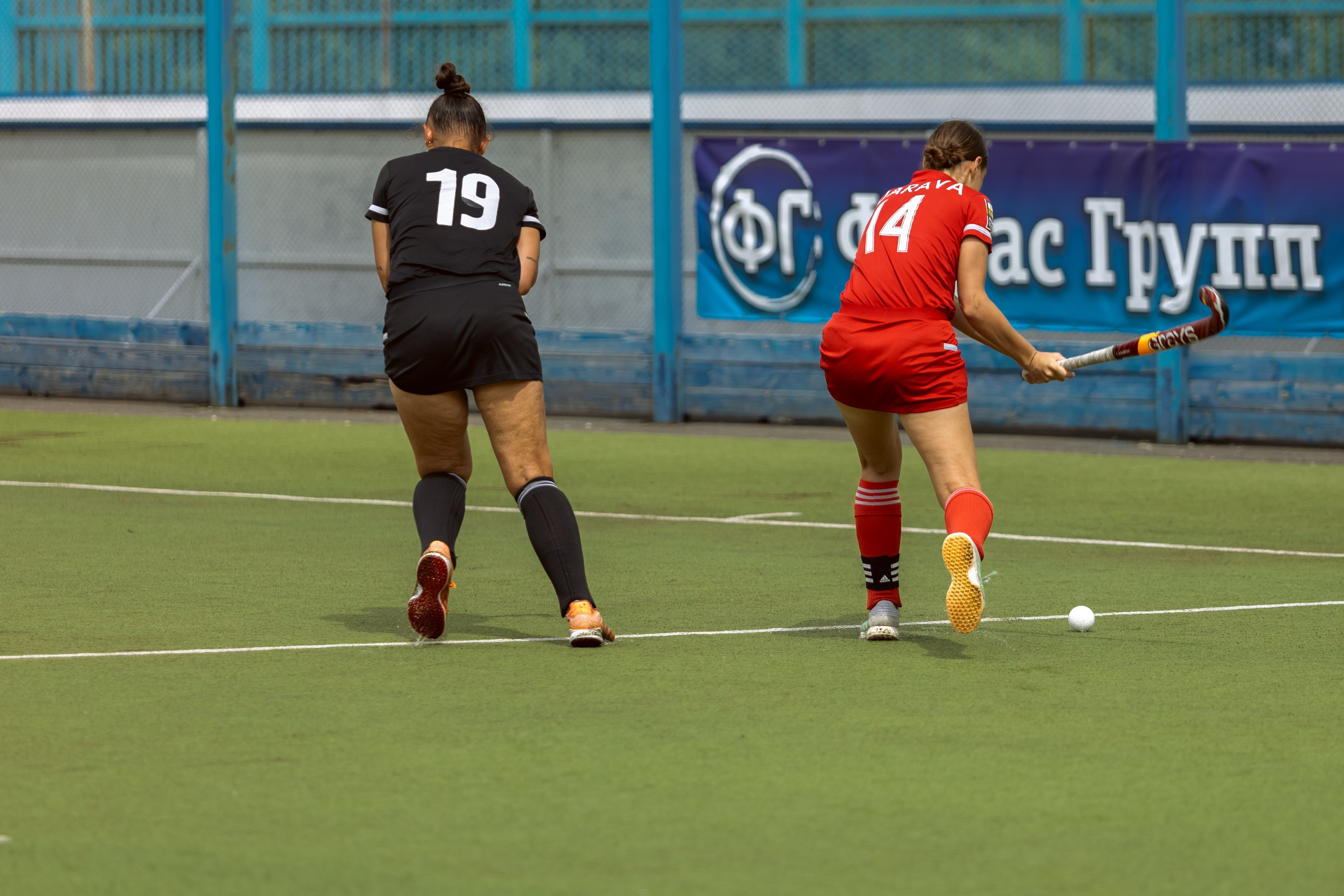 Хоккей на траве. Девушки. Минск — Виктория. 16.06.2024. Профессиональный интерьерный и репортажный фотограф Минск и РБ. Максим Орлов