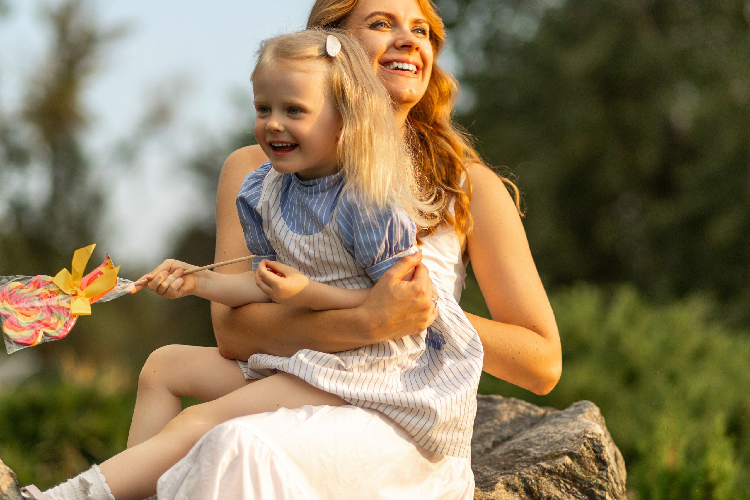 Стеша с мамой. Профессиональный интерьерный и репортажный фотограф Минск и РБ. Максим Орлов