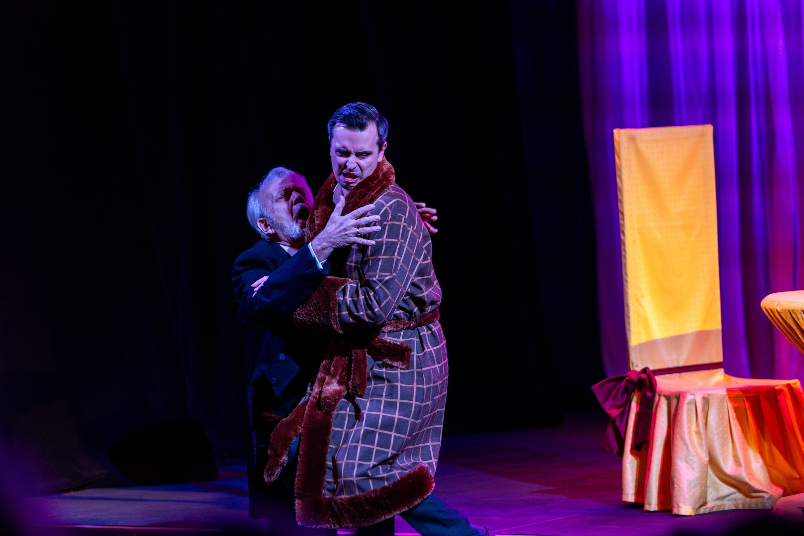 Новый театр «Как важно быть серьезным». Профессиональный интерьерный и репортажный фотограф Минск и РБ. Максим Орлов