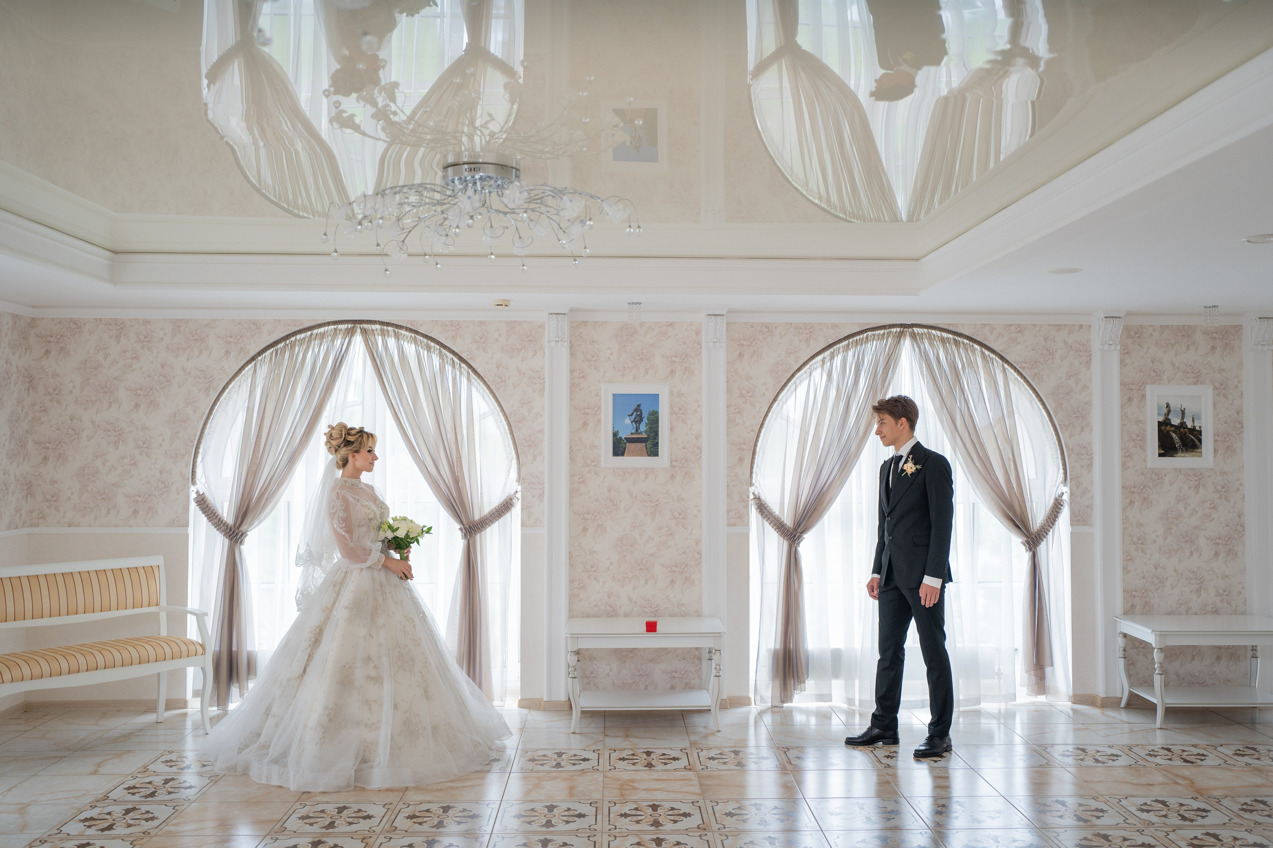 Свадебные фотосессии во Дворцах и ЗАГСах Санкт-Петербурга. Свадебный фотограф Александр Невский в Санкт-Петербурге