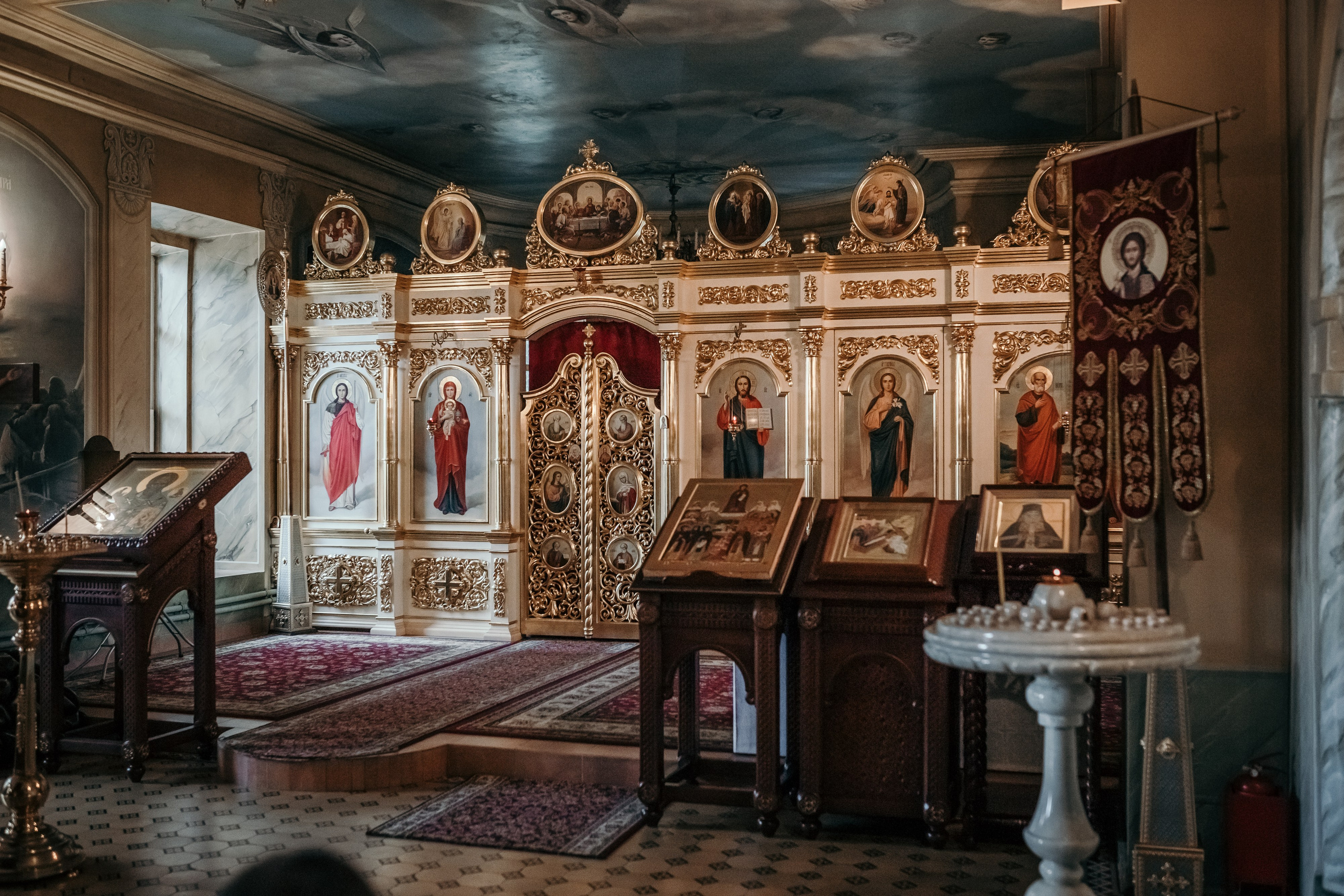 Храм Знамения Божией Матери и святых Жен Мироносиц