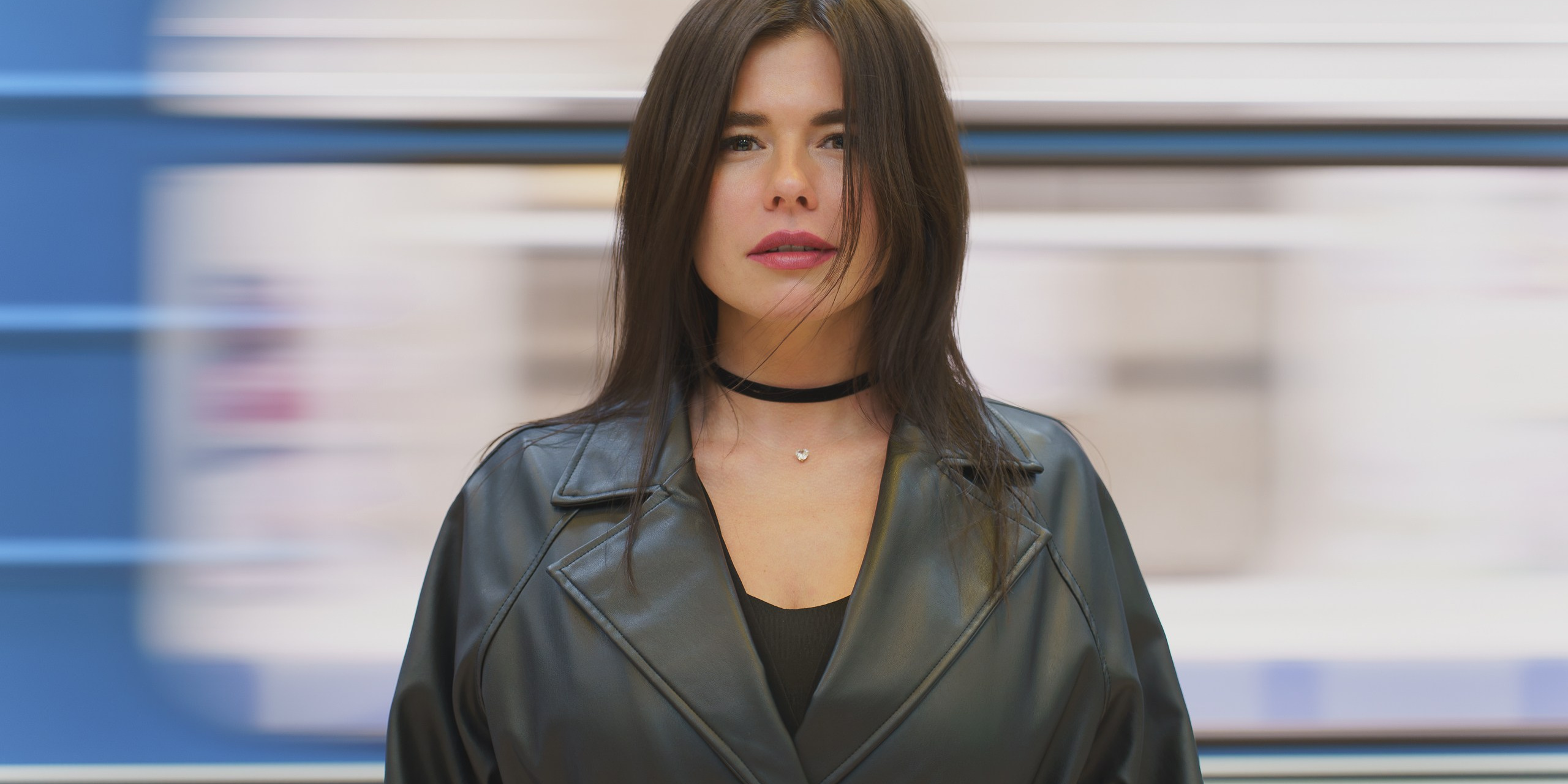 Портретная фотосессия: Девушка в метро