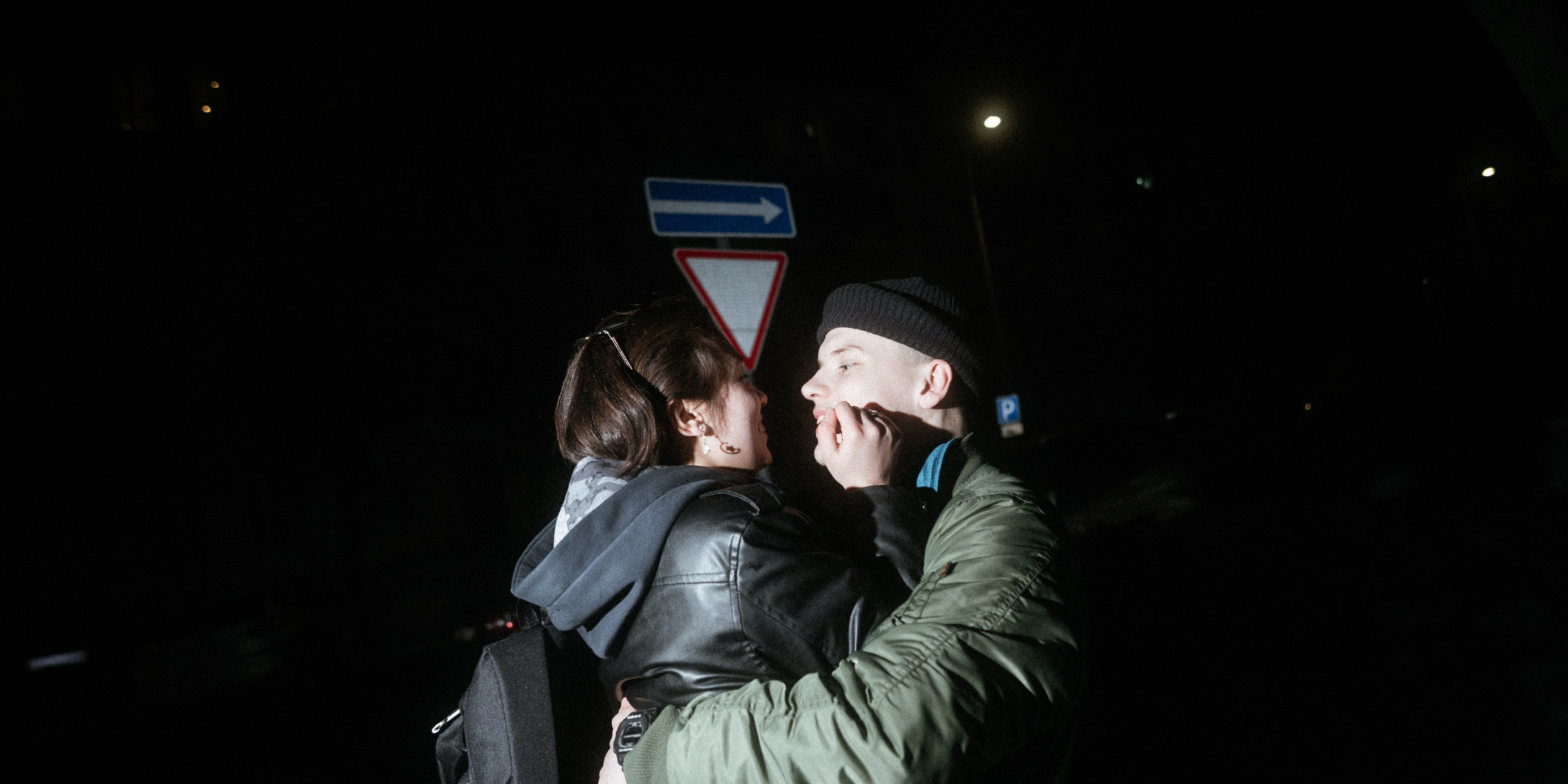 На улице, двое. Свадебное видео в Иваново и России