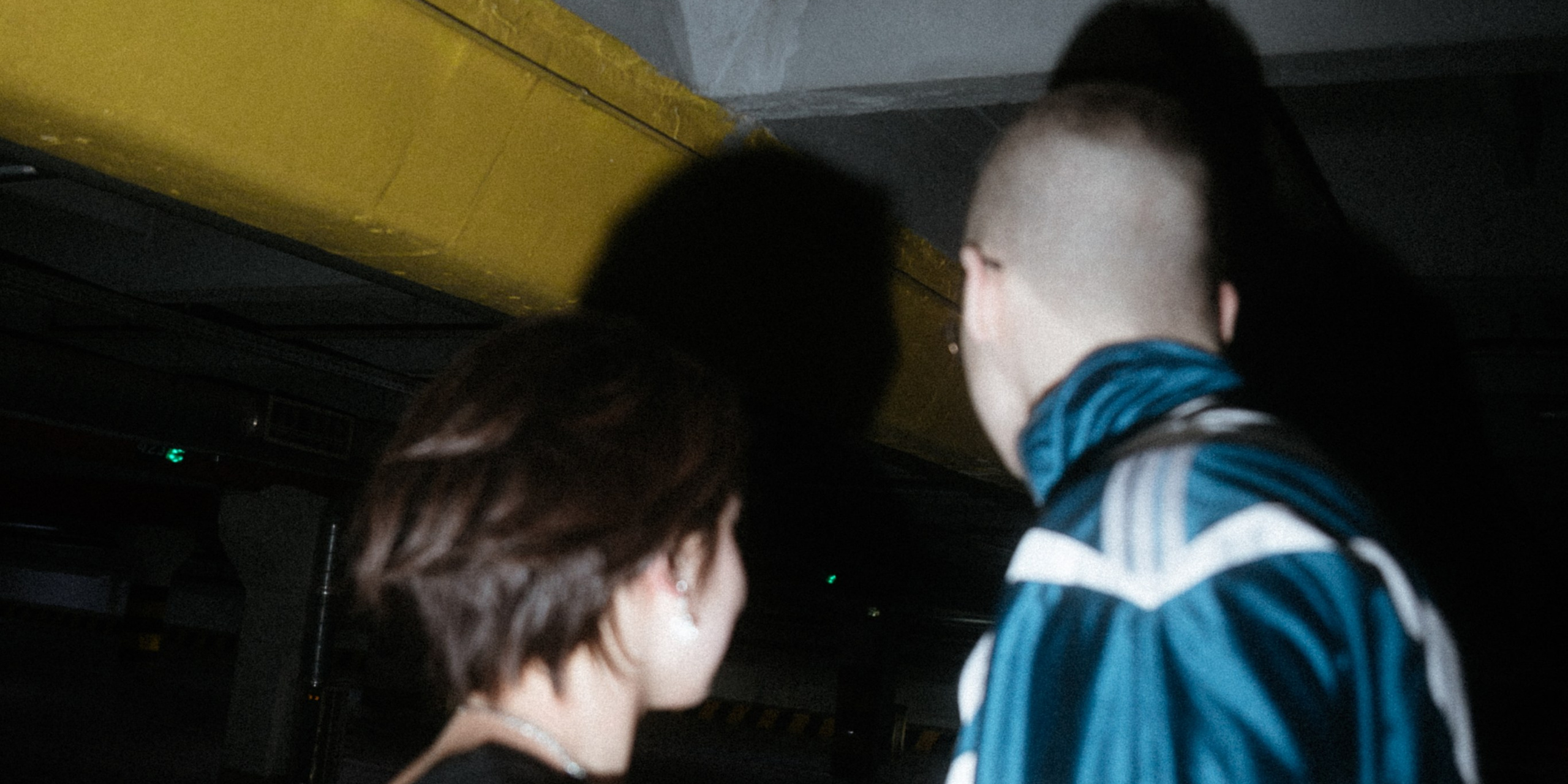 На улице, двое. Свадебное видео в Иваново и России