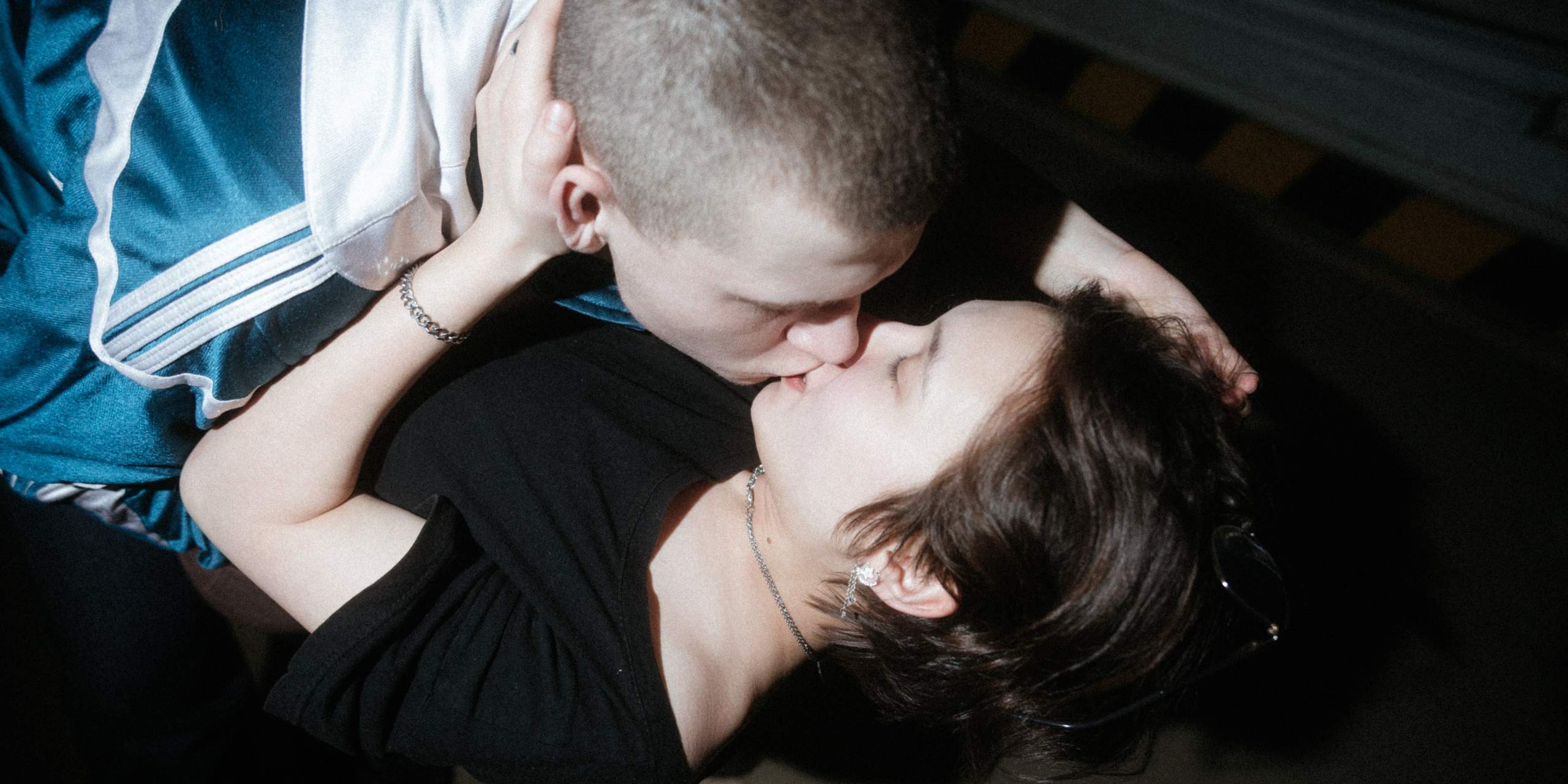 На улице, двое. Свадебное видео в Иваново и России