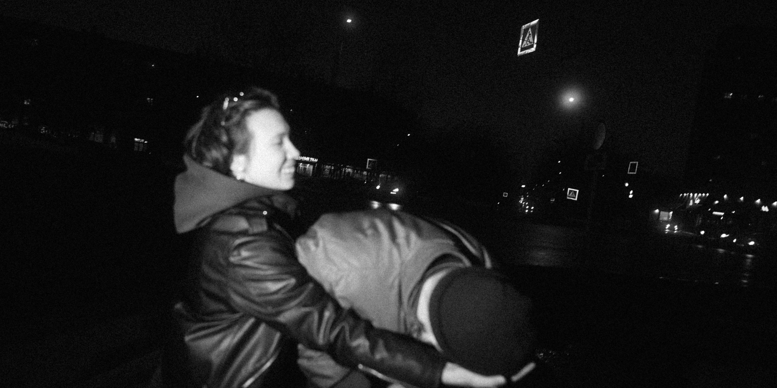 На улице, двое. Свадебное видео в Иваново и России